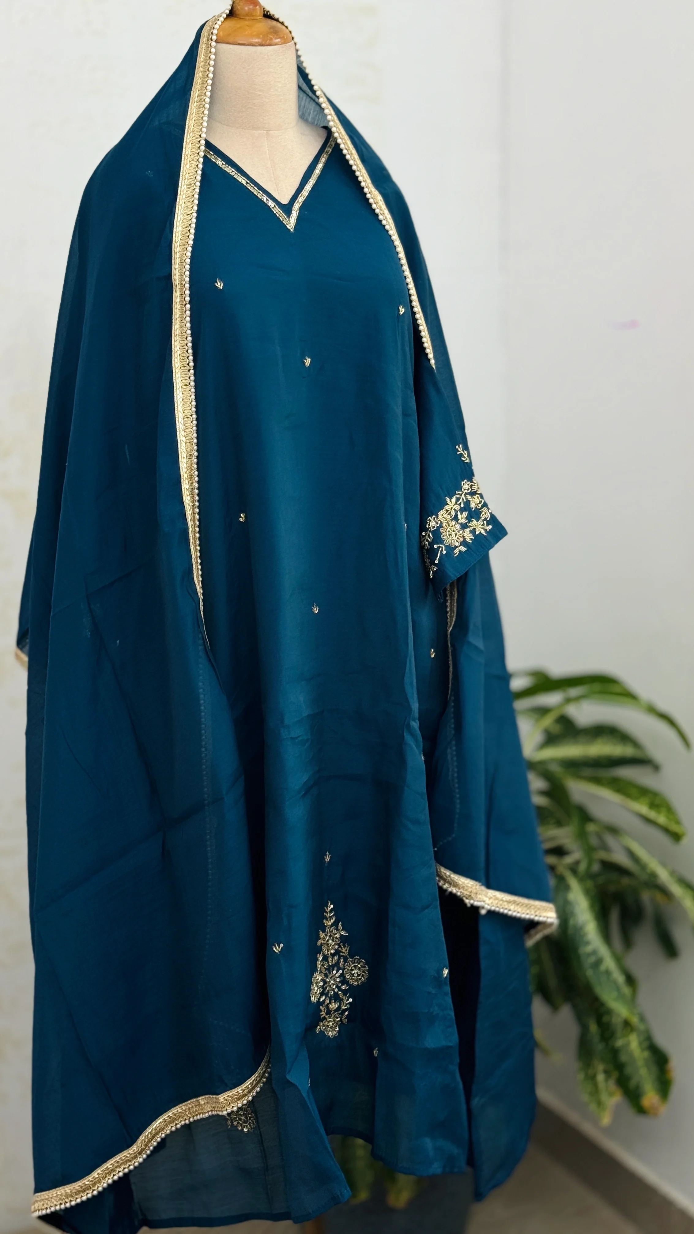β¨ Mul Chanderi Hand Detailed Anarkali Set β¨ - Image 2