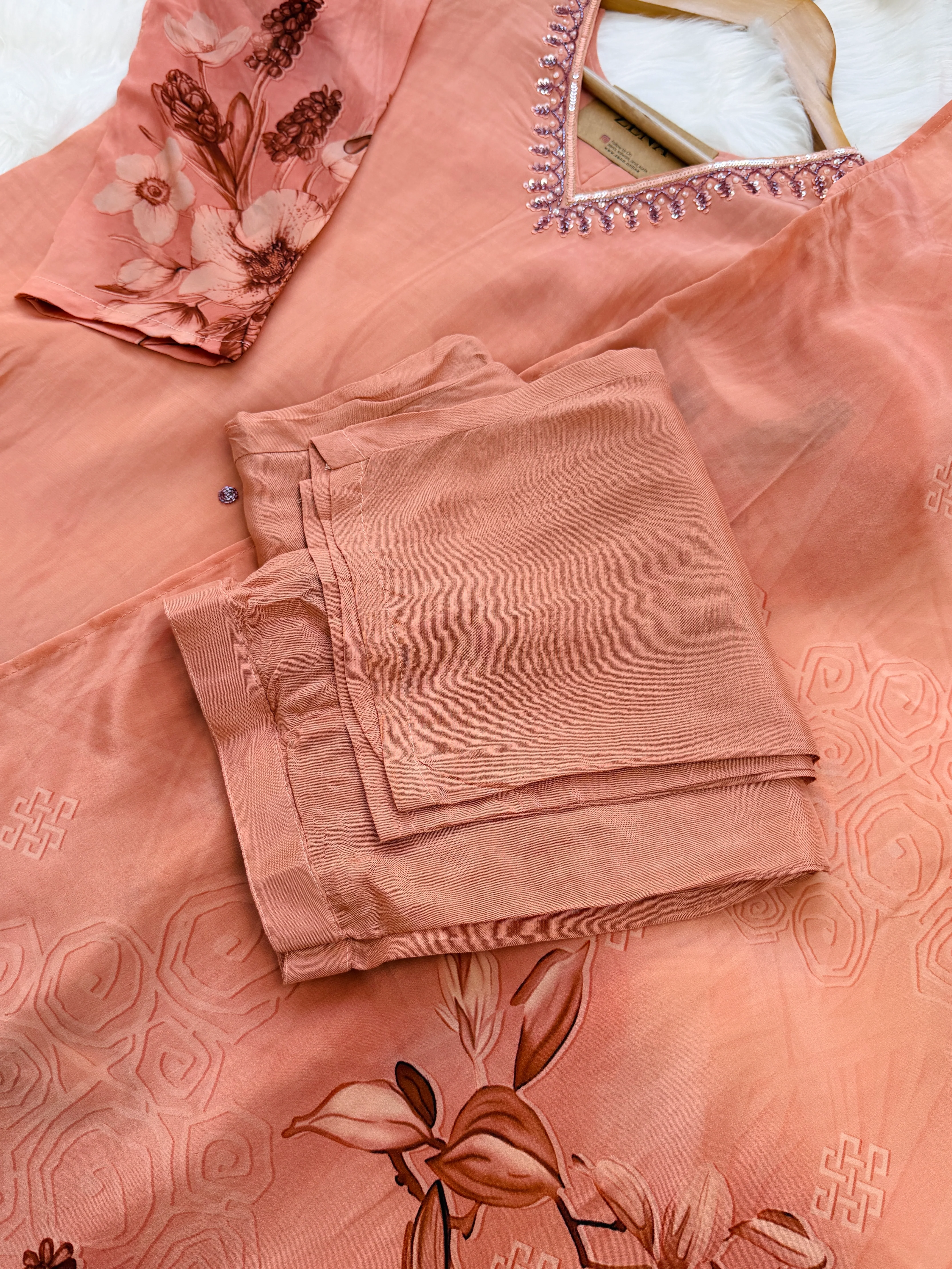 ✨ Mul Chanderi Hand Detailed V-Neck Kurti Set ✨ - Image 3