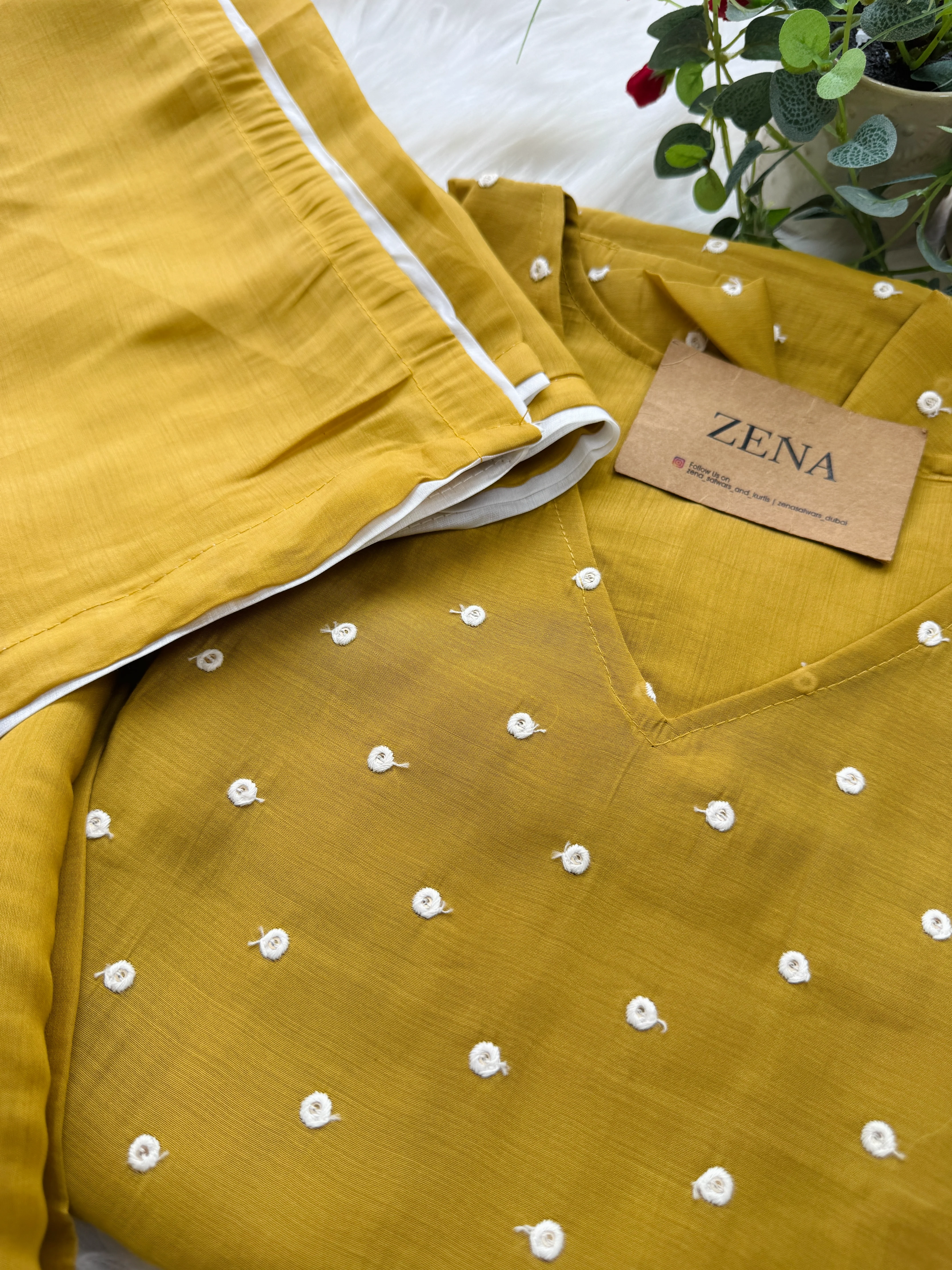 ✨ Mul Chanderi Thread Work A-Line Kurti Set ✨ - Image 3