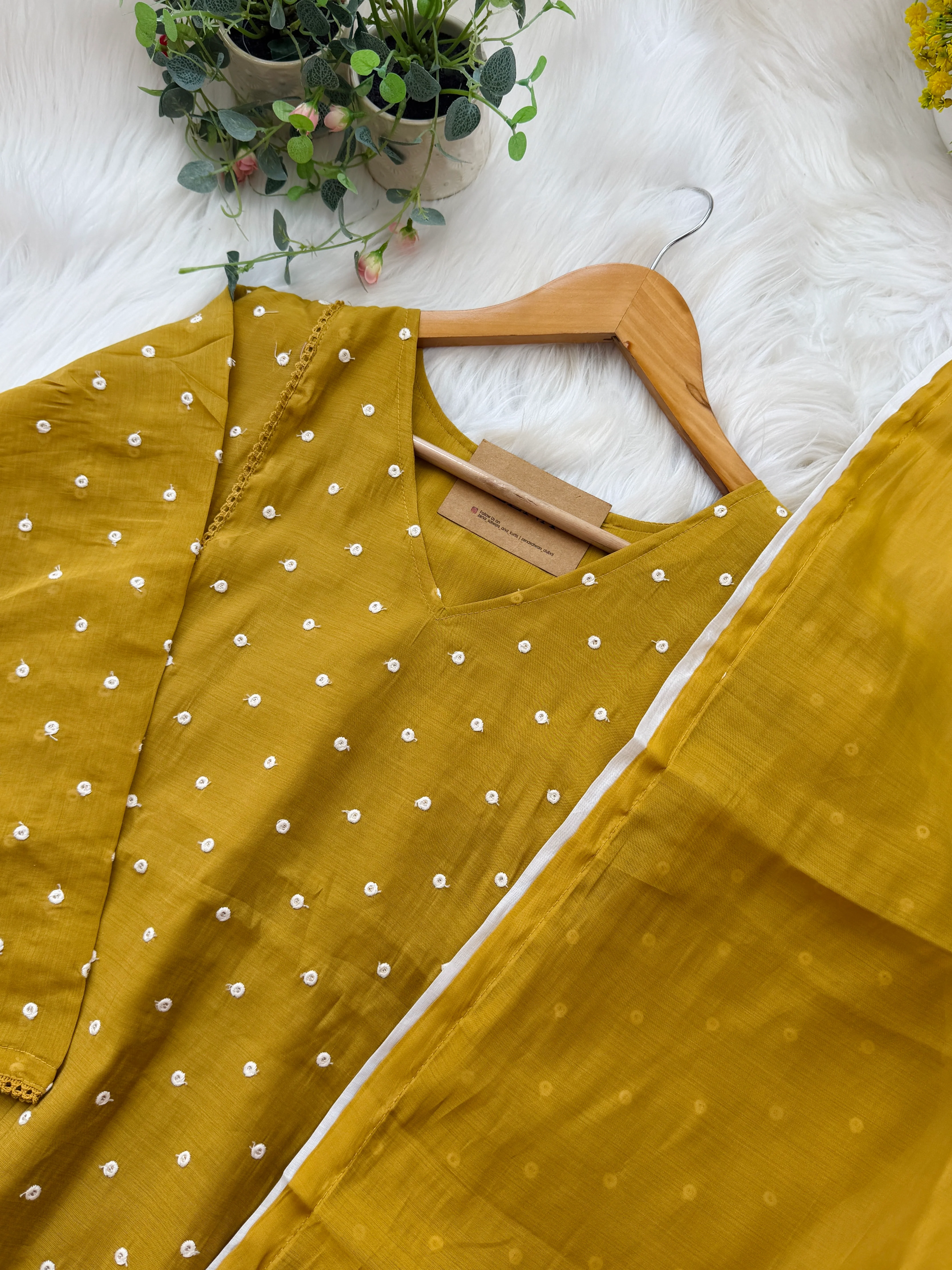 ✨ Mul Chanderi Thread Work A-Line Kurti Set ✨ - Image 4