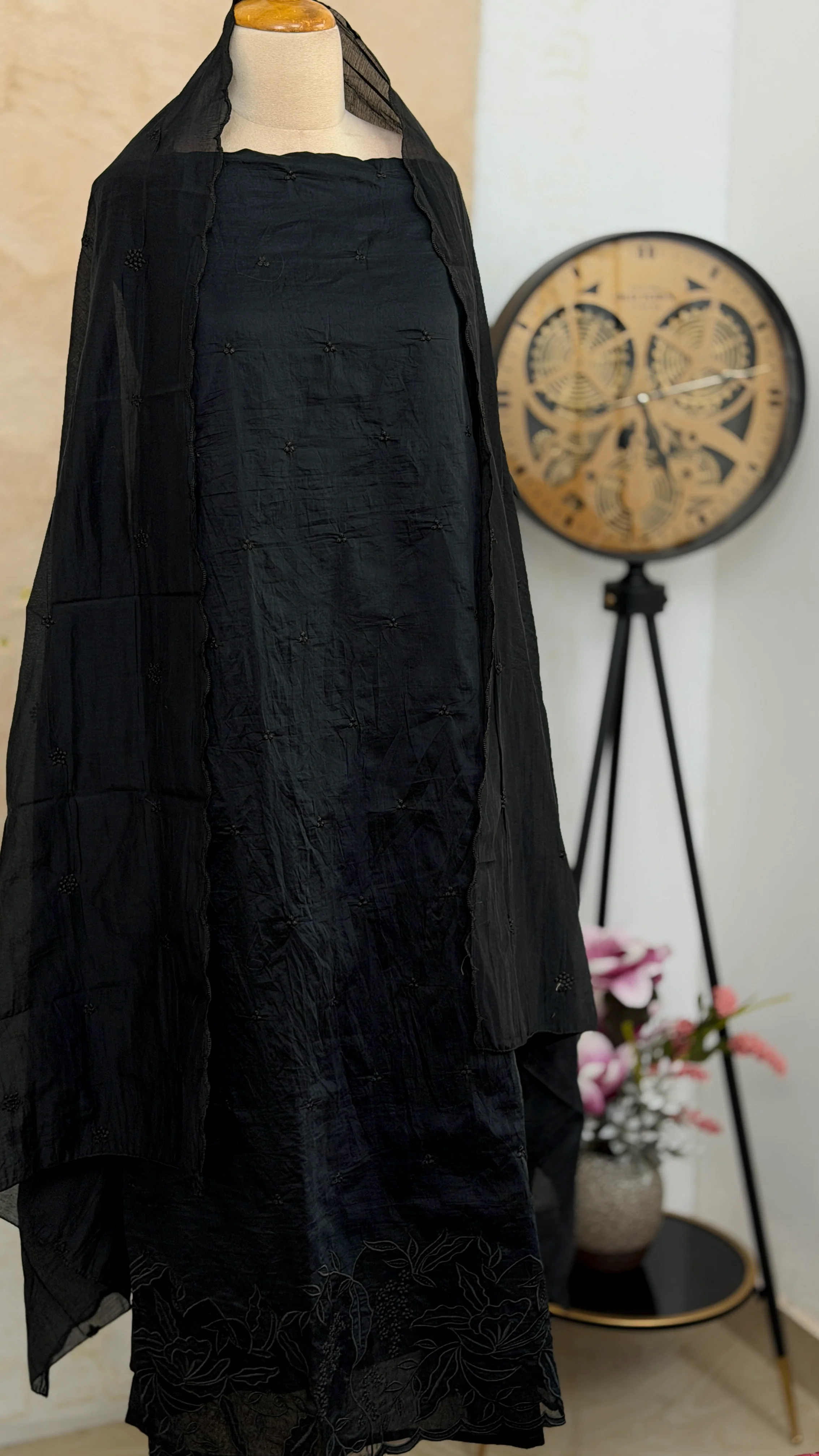 ✨ Mul Chanderi Unstitched Party Wear Suit ✨ - Image 2