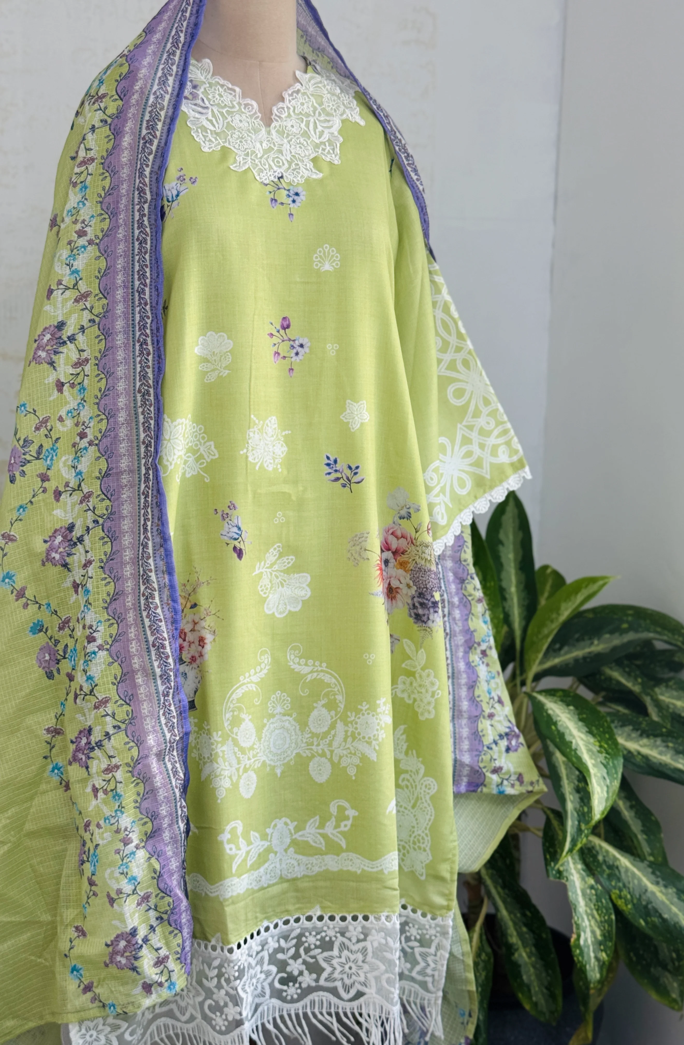 ✨ Pakistani Embroidered Cotton Kurti Set ✨ - Image 2