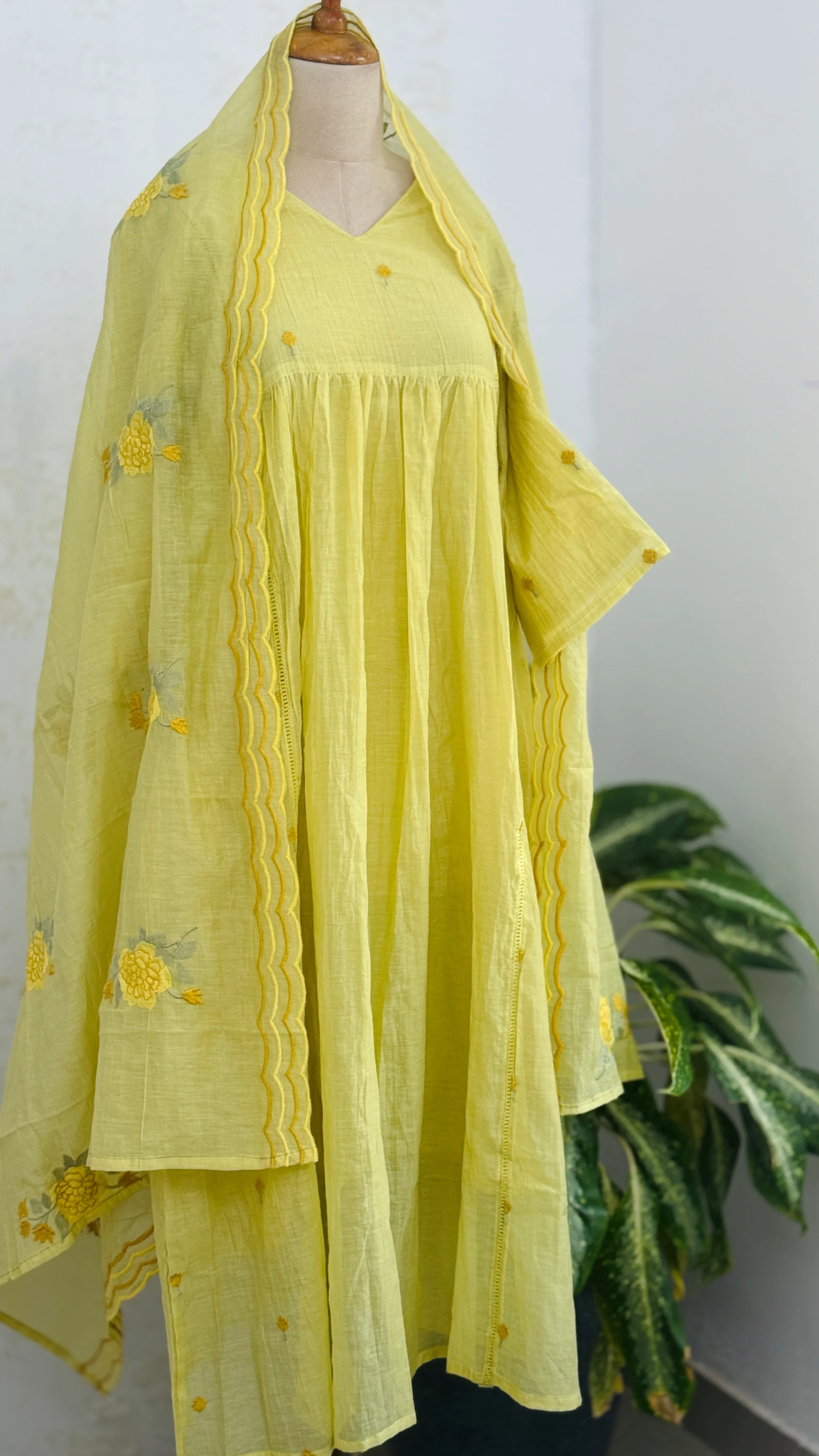 ✨ Premium Mul Chanderi Hand-Detailed Kurti Set ✨ - Image 2