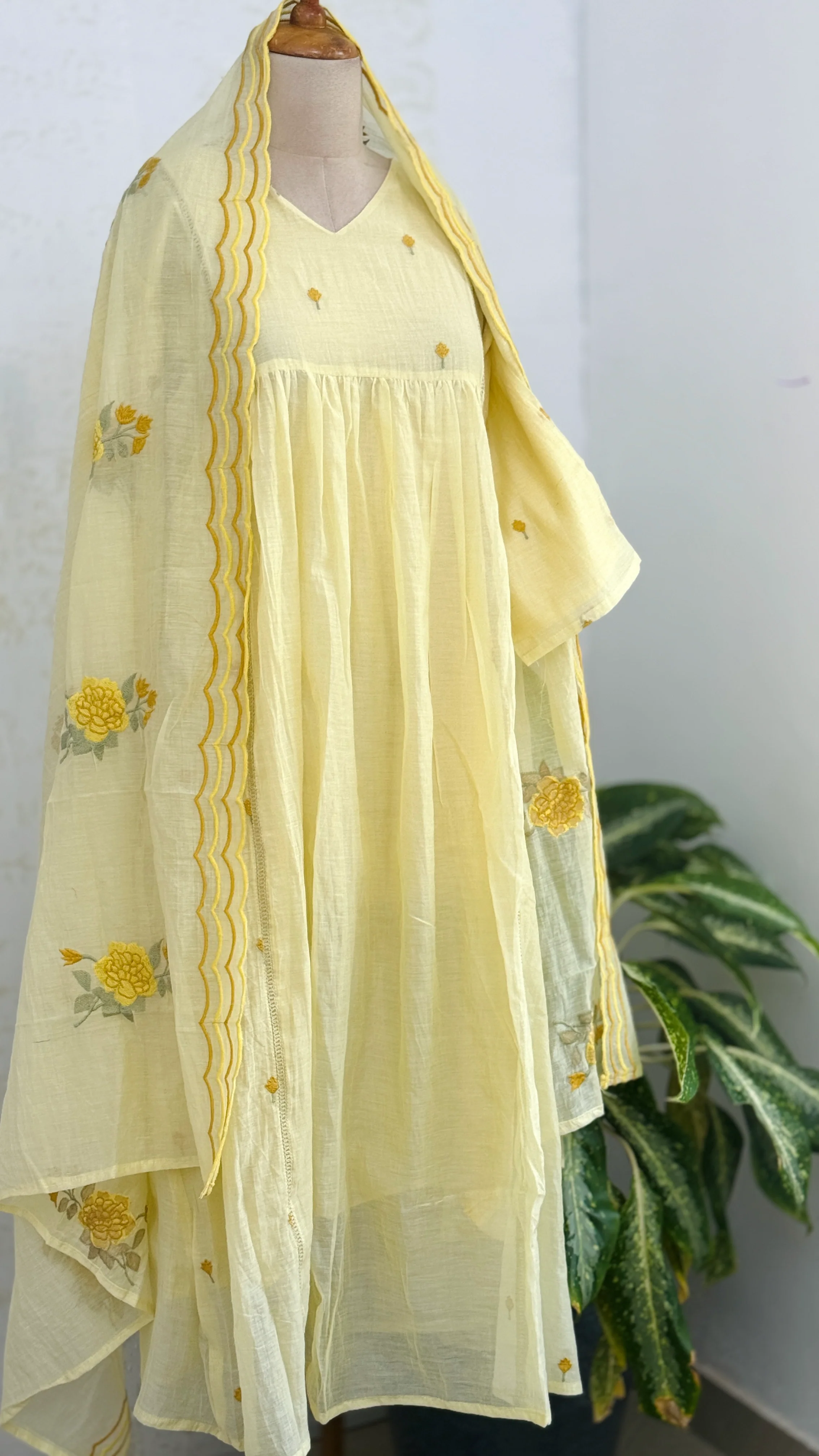 ✨ Premium Mul Chanderi Hand-Detailed Kurti Set ✨ - Image 2