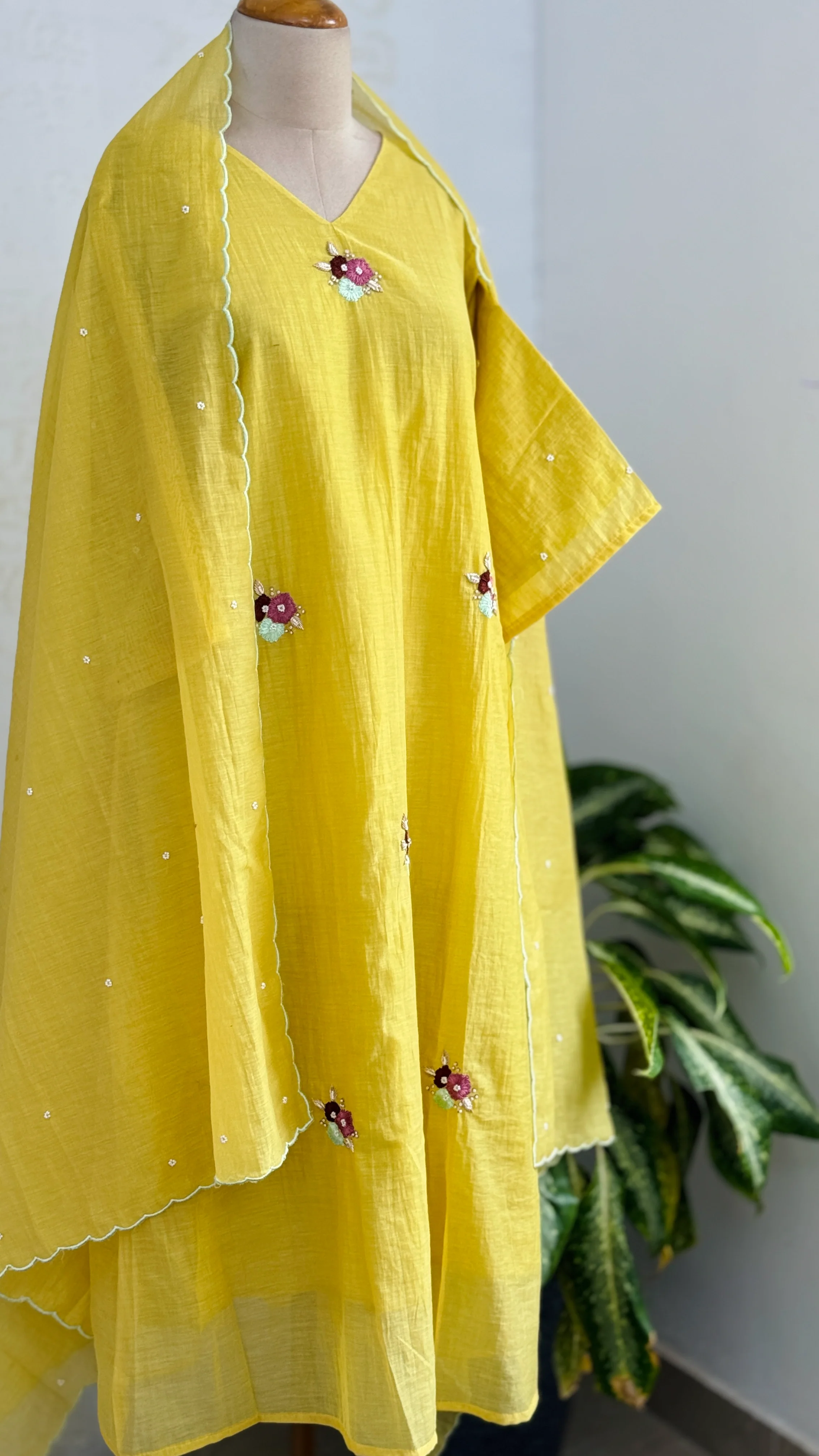 ✨ Premium Mul Chanderi Hand-Detailed Kurti Set ✨ - Image 2