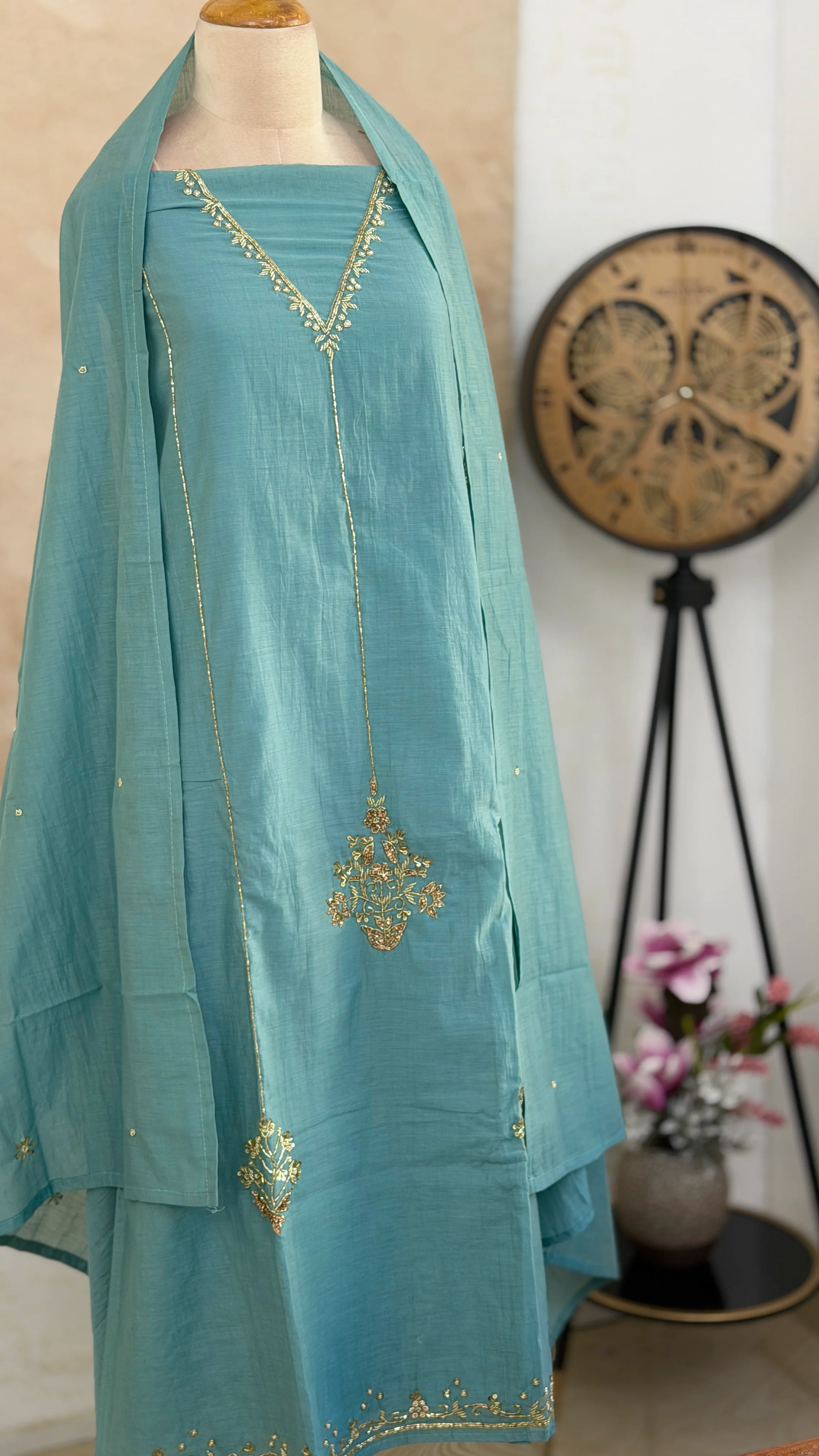 ✨ Premium Mul Chanderi Hand Work Unstitched Suit ✨ - Image 2