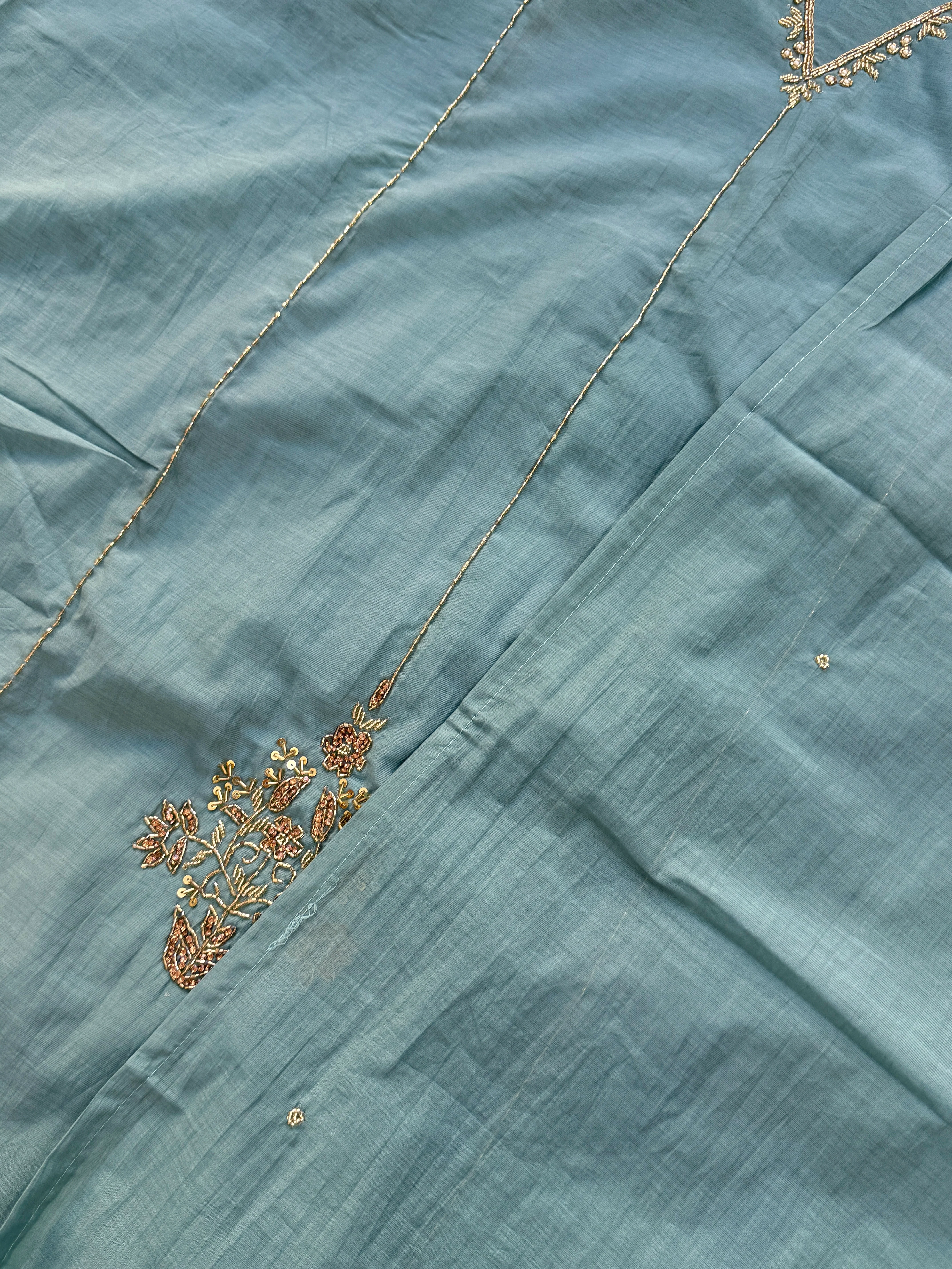 ✨ Premium Mul Chanderi Hand Work Unstitched Suit ✨ - Image 4