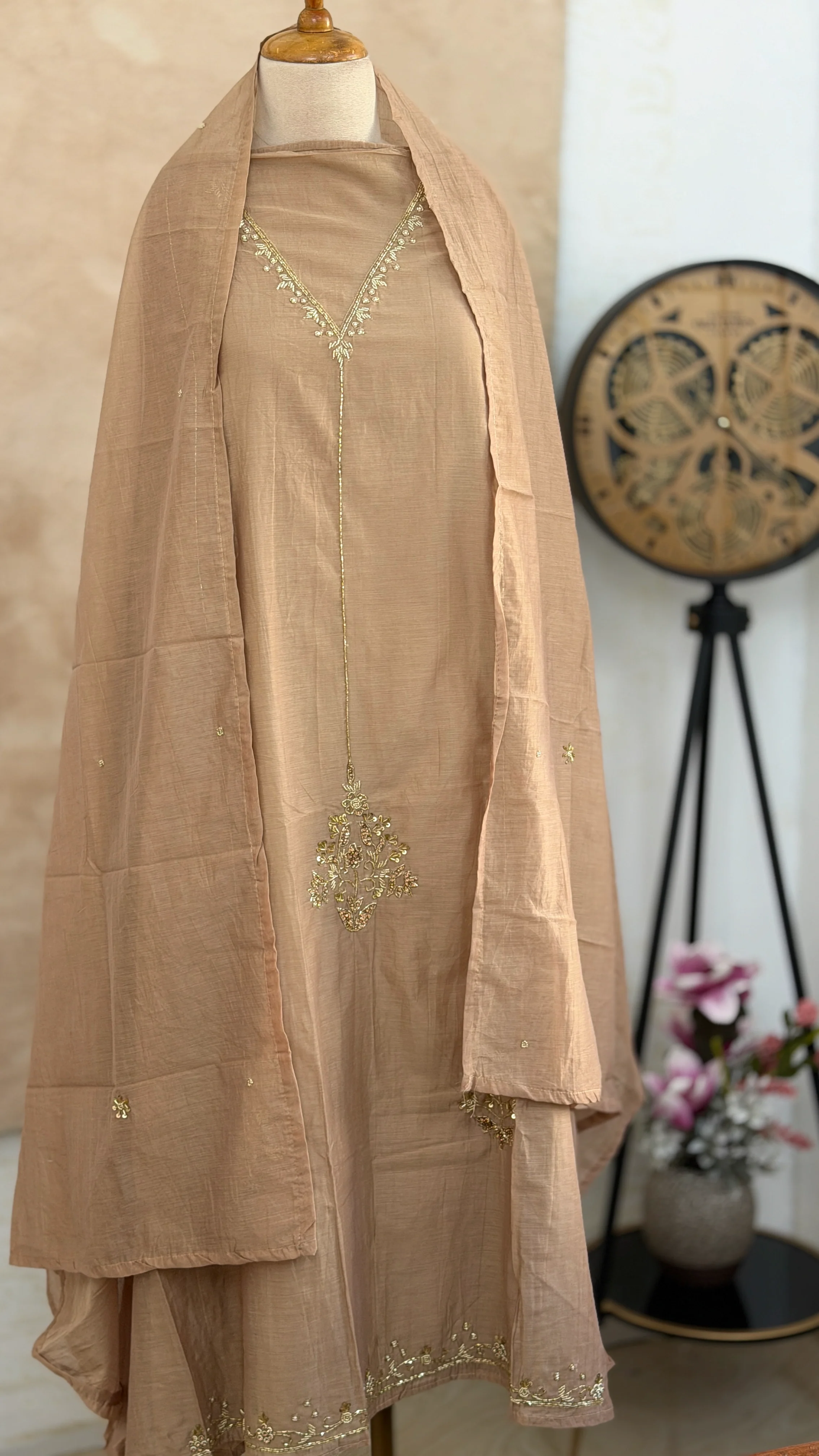✨ Premium Mul Chanderi Hand Work Unstitched Suit ✨ - Image 2