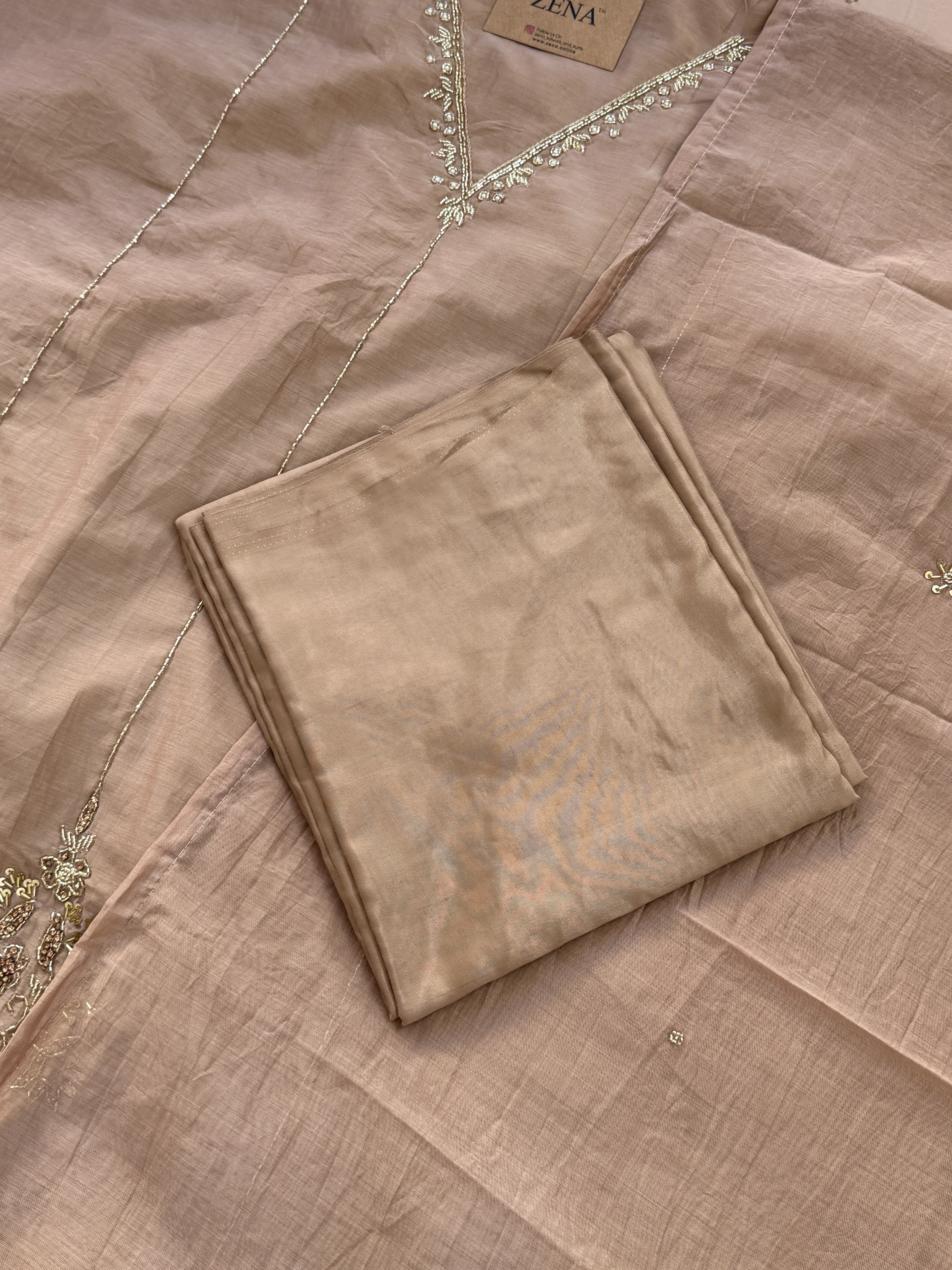 ✨ Premium Mul Chanderi Hand Work Unstitched Suit ✨ - Image 3