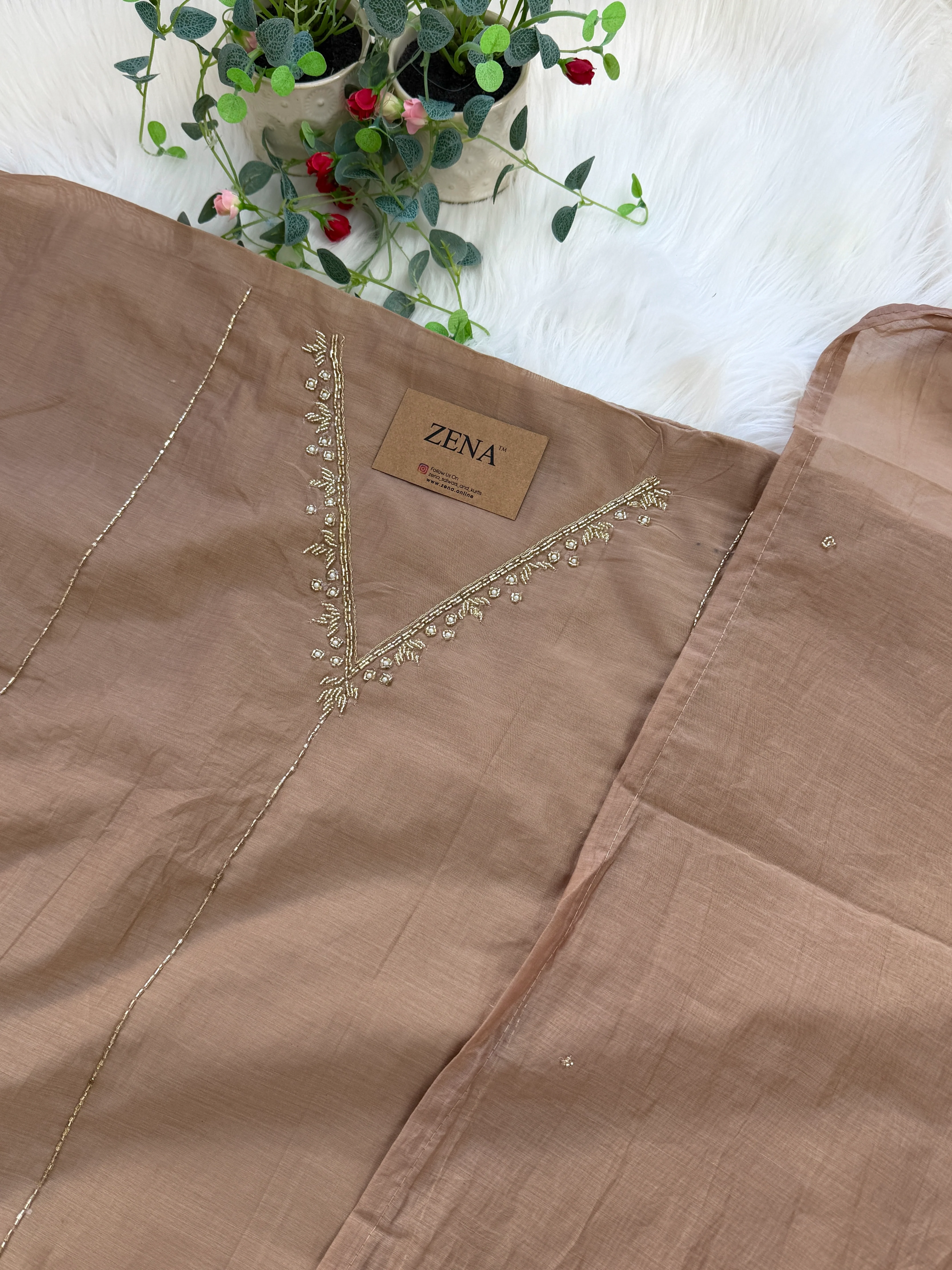 ✨ Premium Mul Chanderi Hand Work Unstitched Suit ✨ - Image 4