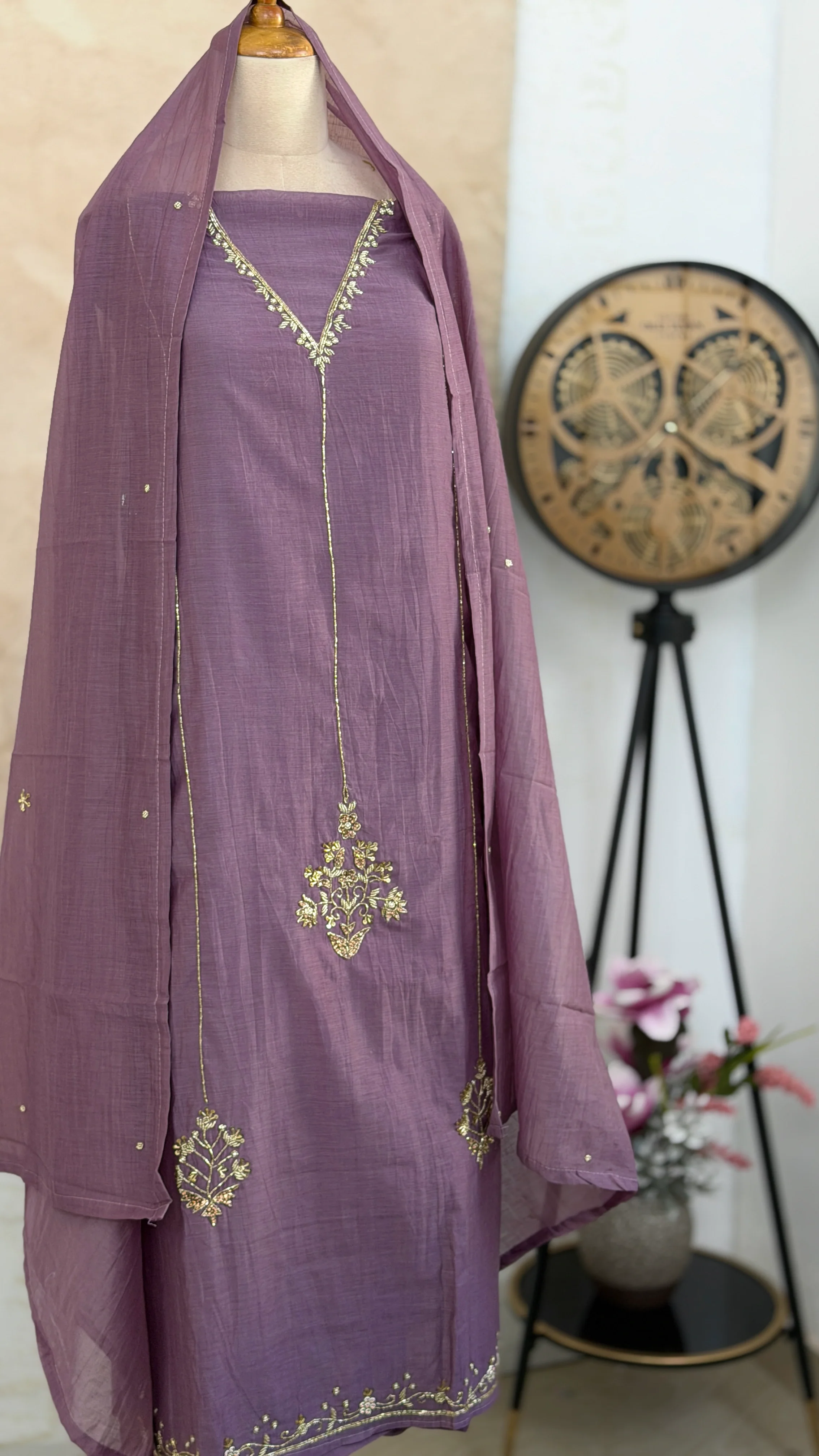 ✨ Premium Mul Chanderi Hand Work Unstitched Suit ✨ - Image 3