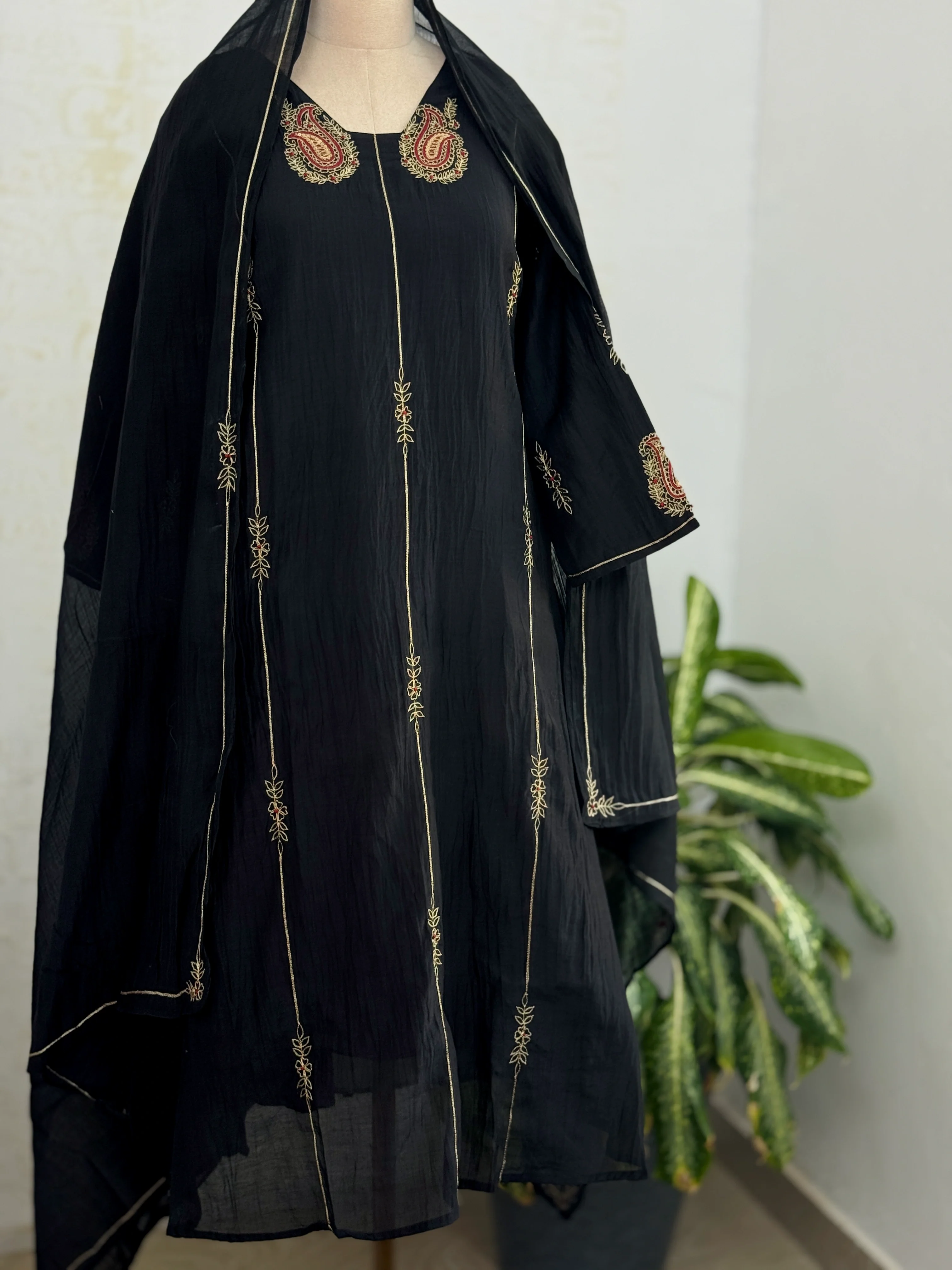 ✨ Premium Mul Chanderi Handwork Kurti Set – Top, Bottom & Dupatta ✨ - Image 2