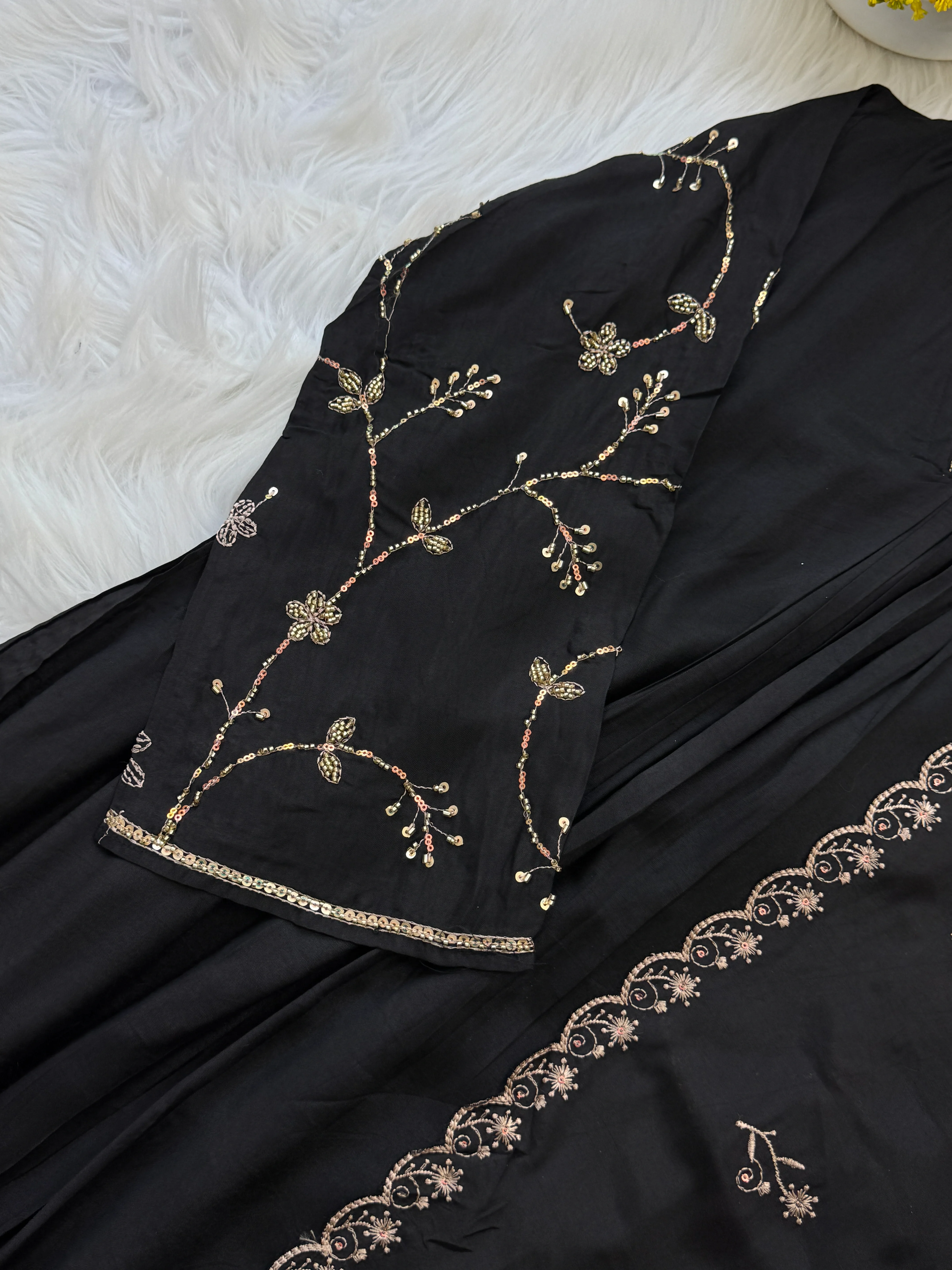 ✨ Premium Mul Cotton Hand-Detailed Anarkali Set ✨ - Image 4