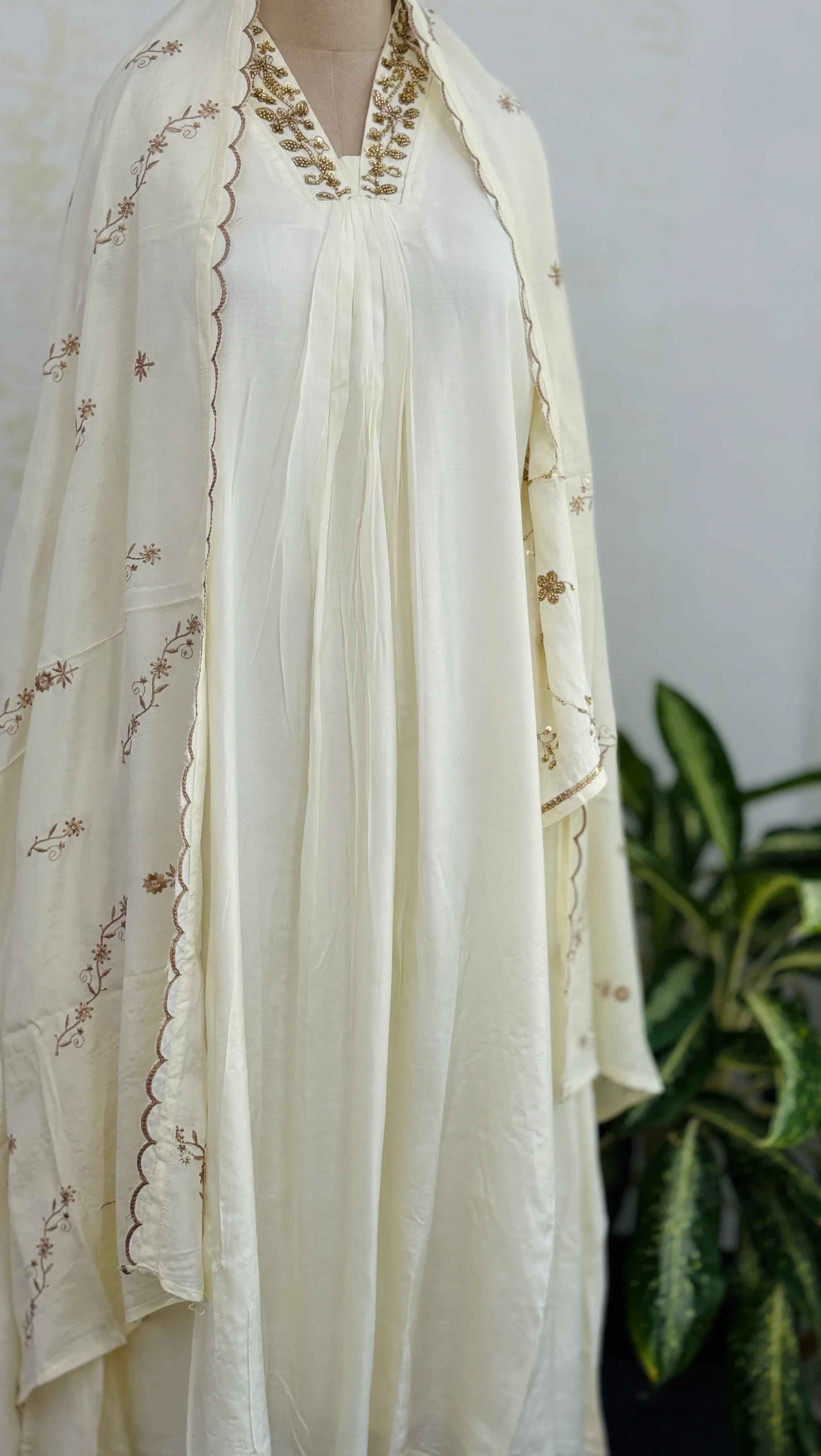 ✨ Premium Mul Cotton Hand-Detailed Anarkali Set ✨ - Image 2