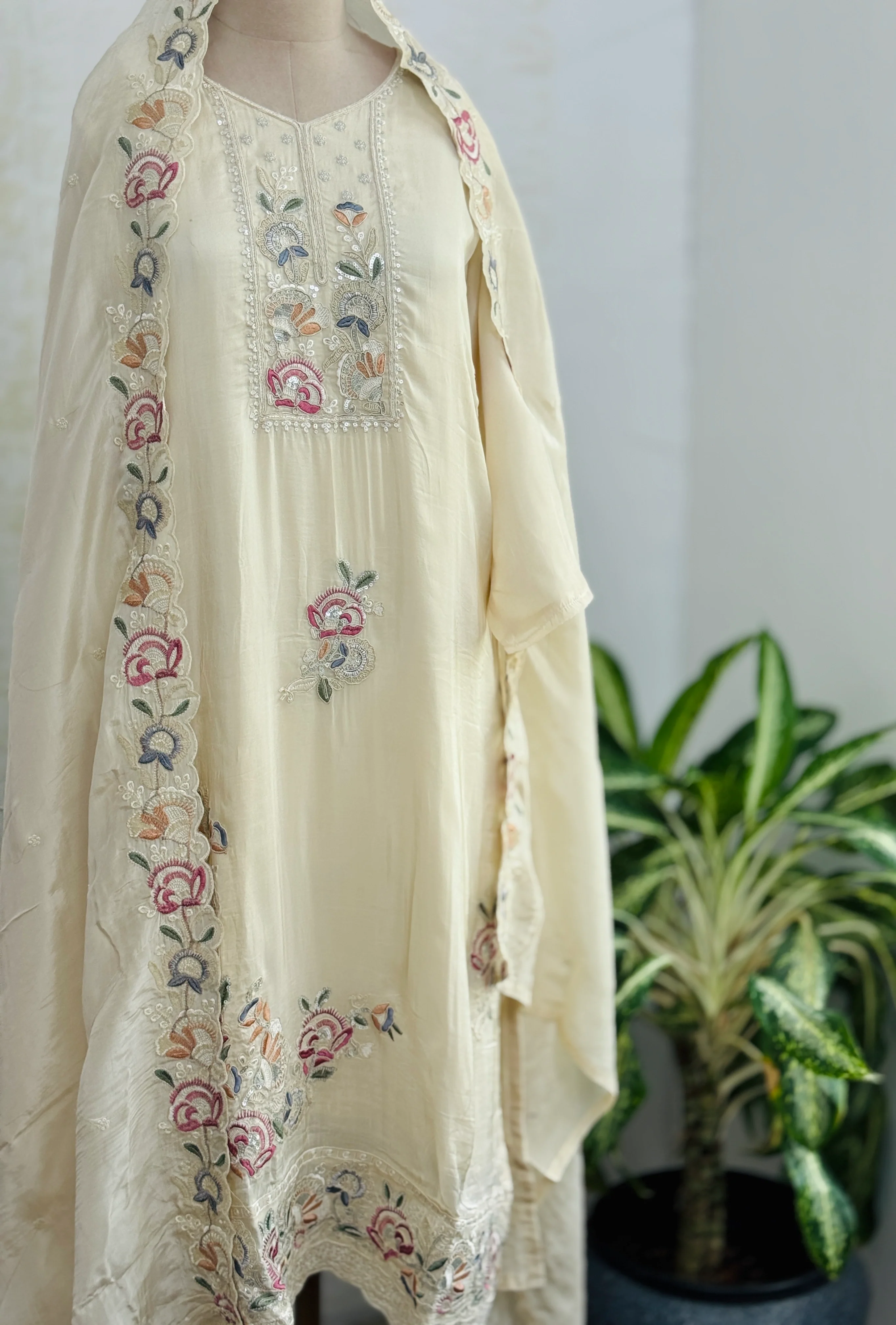 β¨ Premium Tissue Silk Embroidered Party Wear Suit β¨ - Image 2