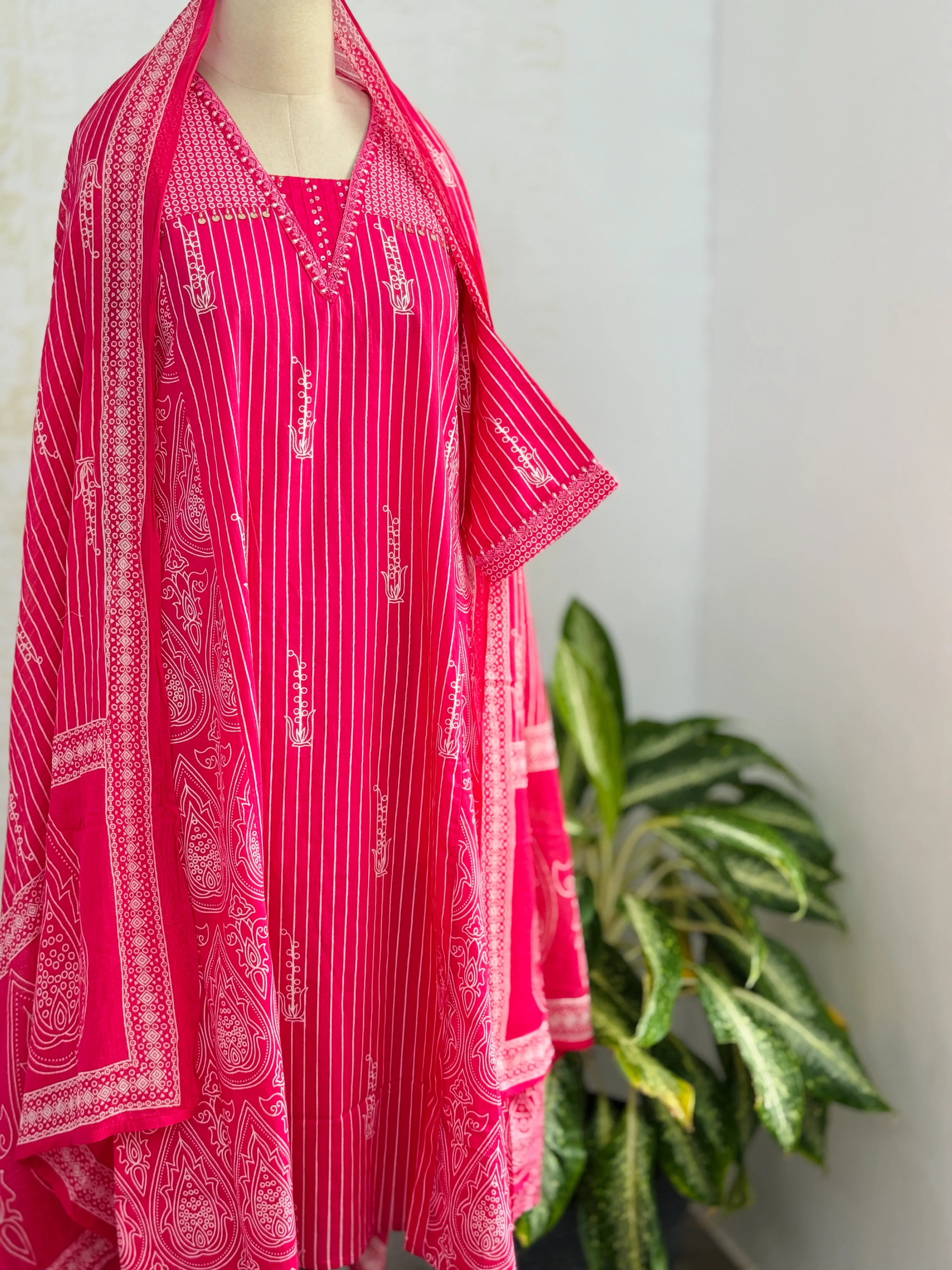 ✨ Pure Cotton Hand Detailed Kurti Set ✨ - Image 2