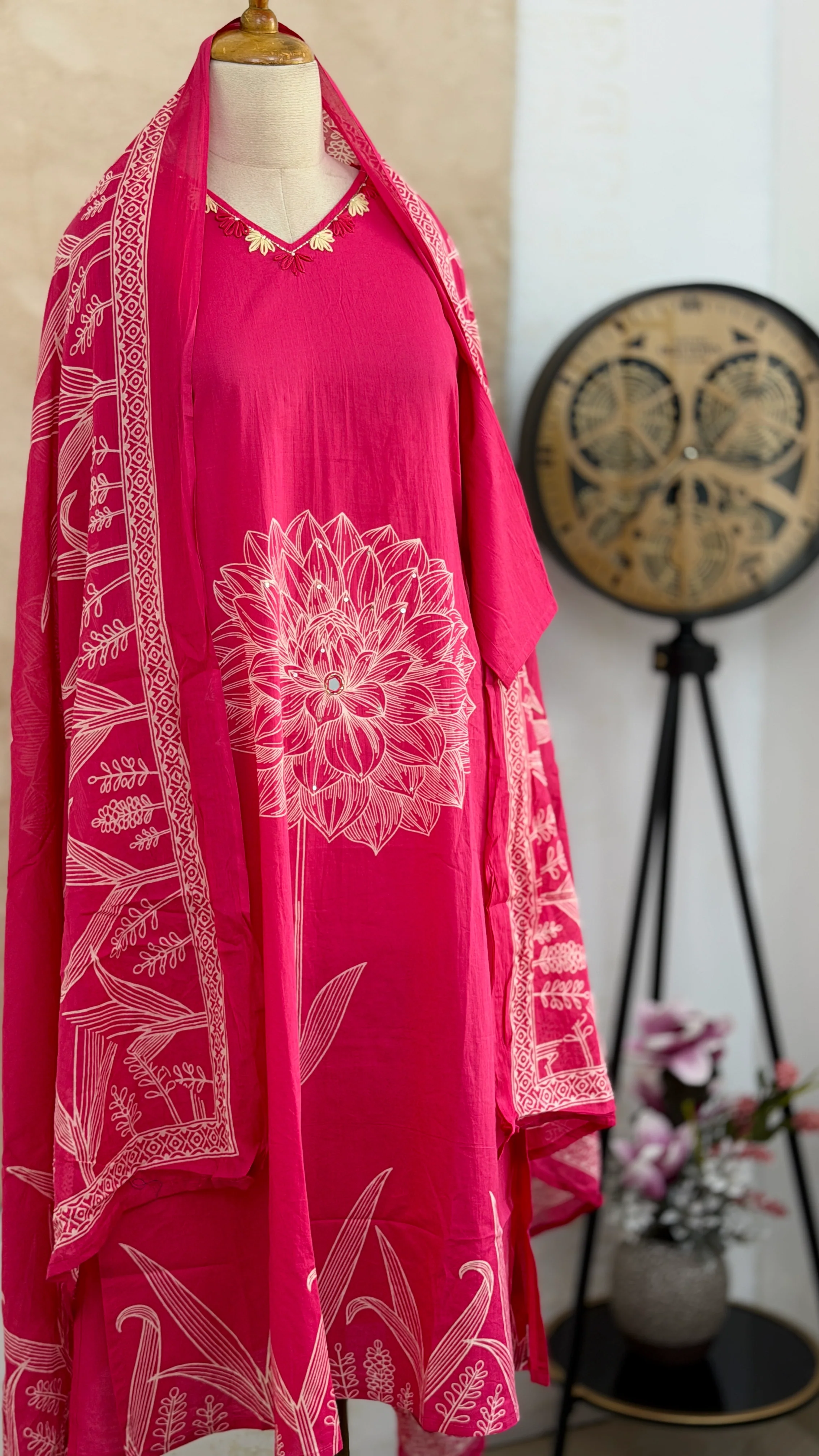 ✨ Pure Cotton Kurti Set with Thread Work Details ✨ - Image 2