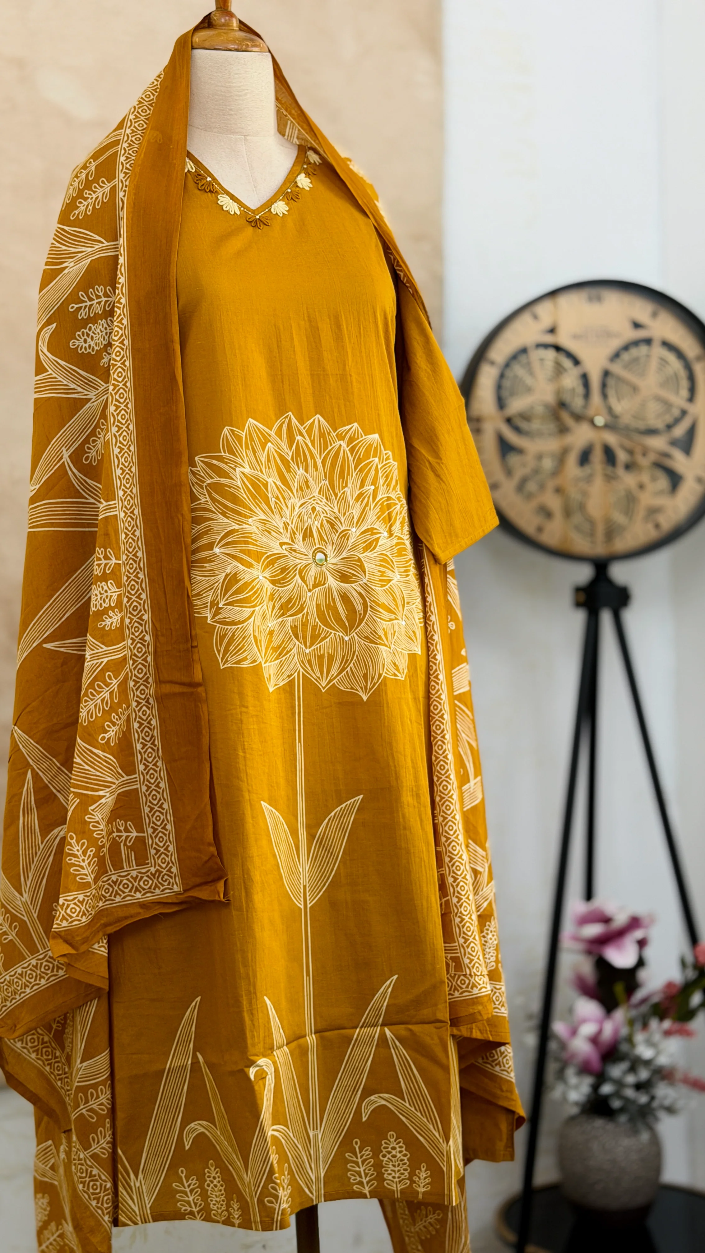✨ Pure Cotton Kurti Set with Thread Work Details ✨ - Image 2