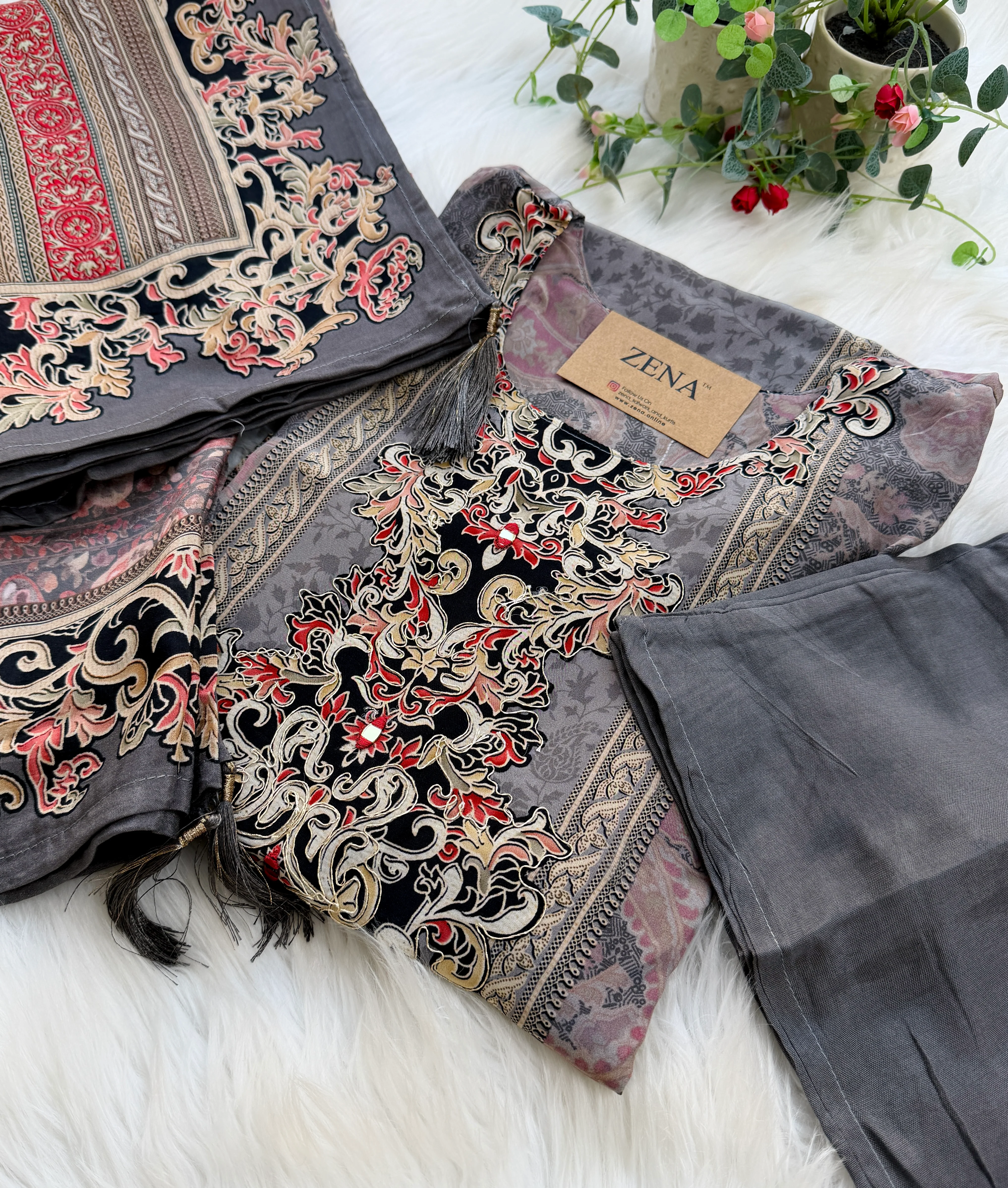 ✨ Pure Crepe Pakistani Suit ✨