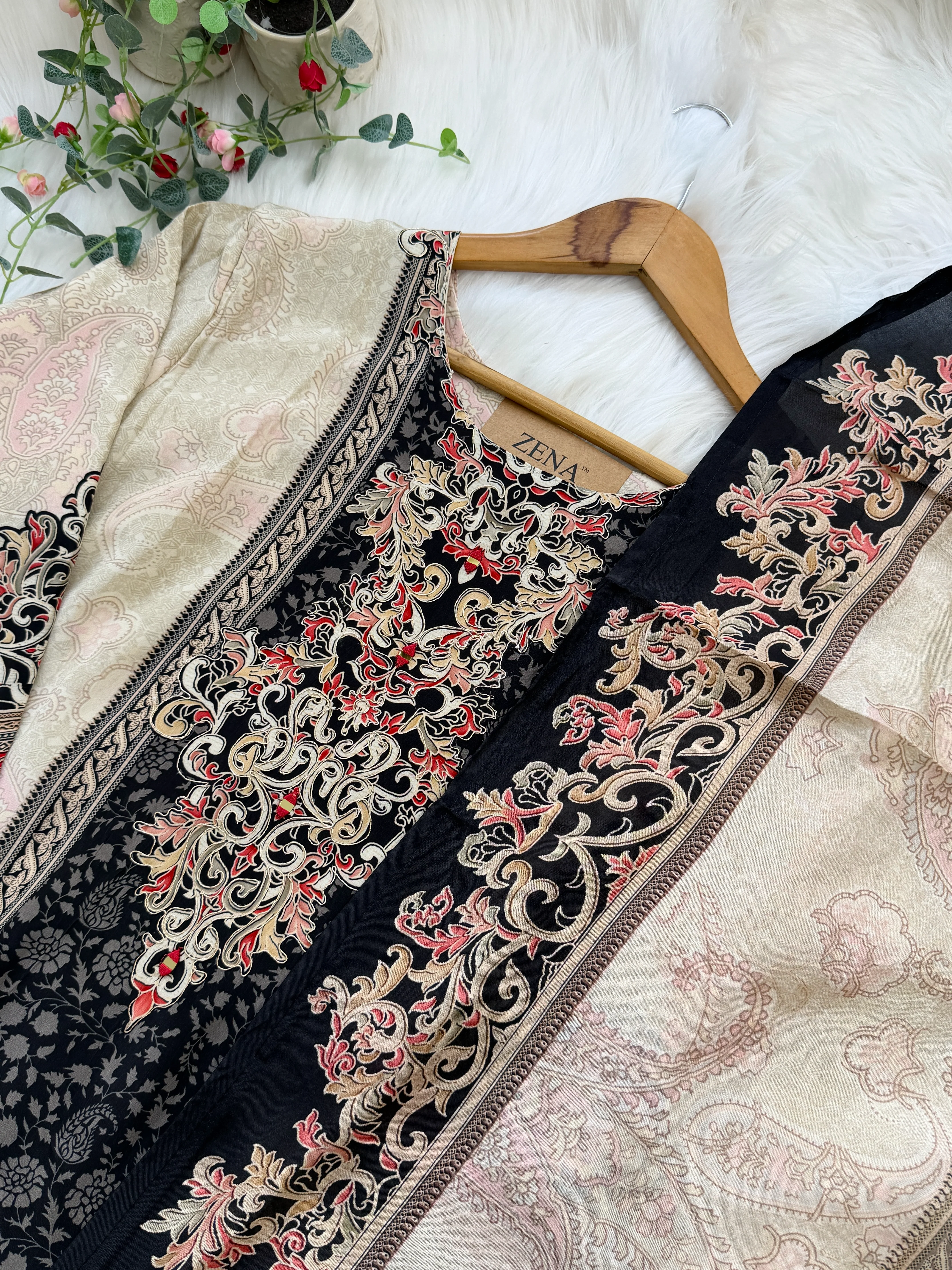 ✨ Pure Crepe Pakistani Suit ✨ - Image 3