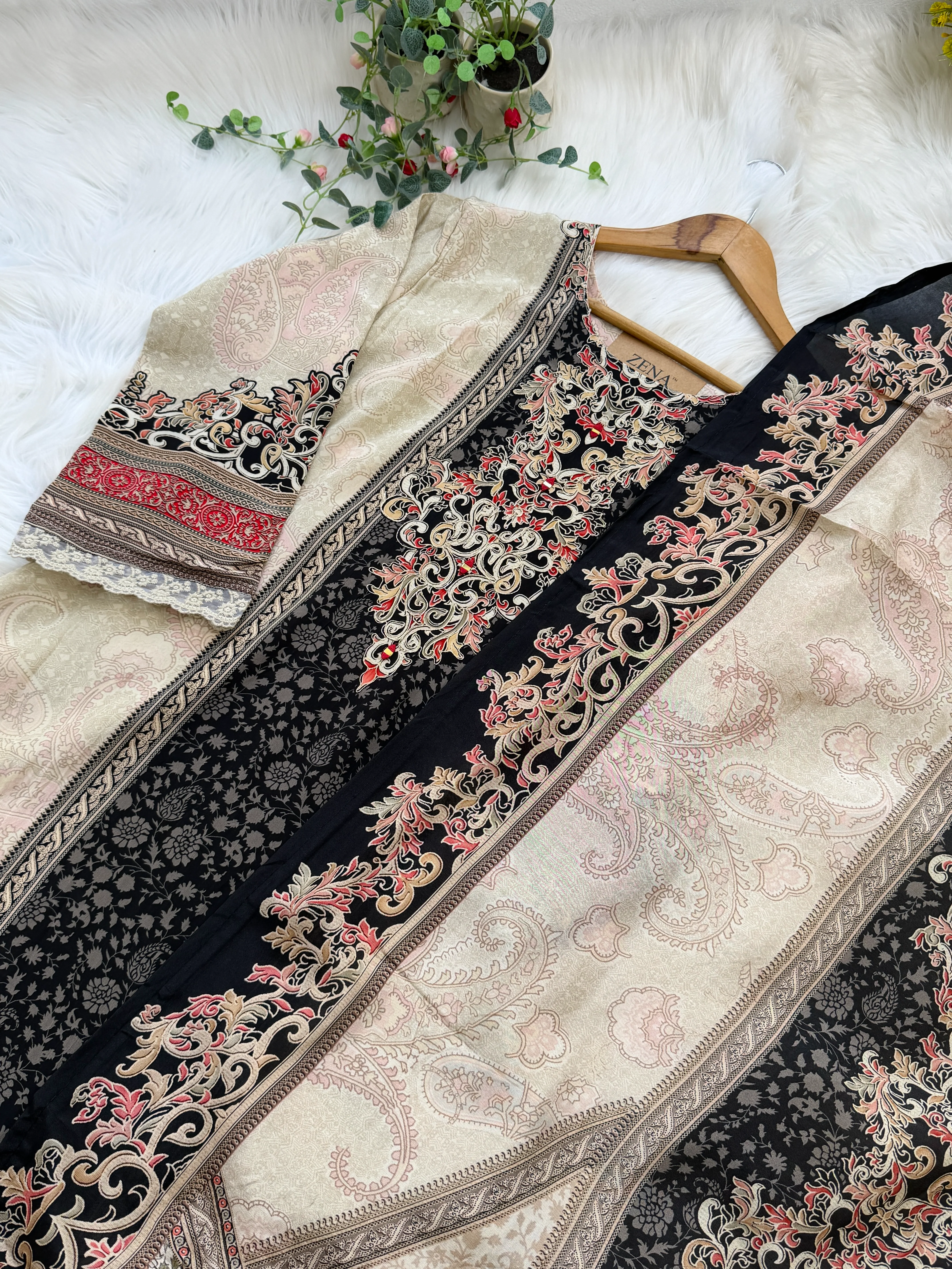 ✨ Pure Crepe Pakistani Suit ✨ - Image 4