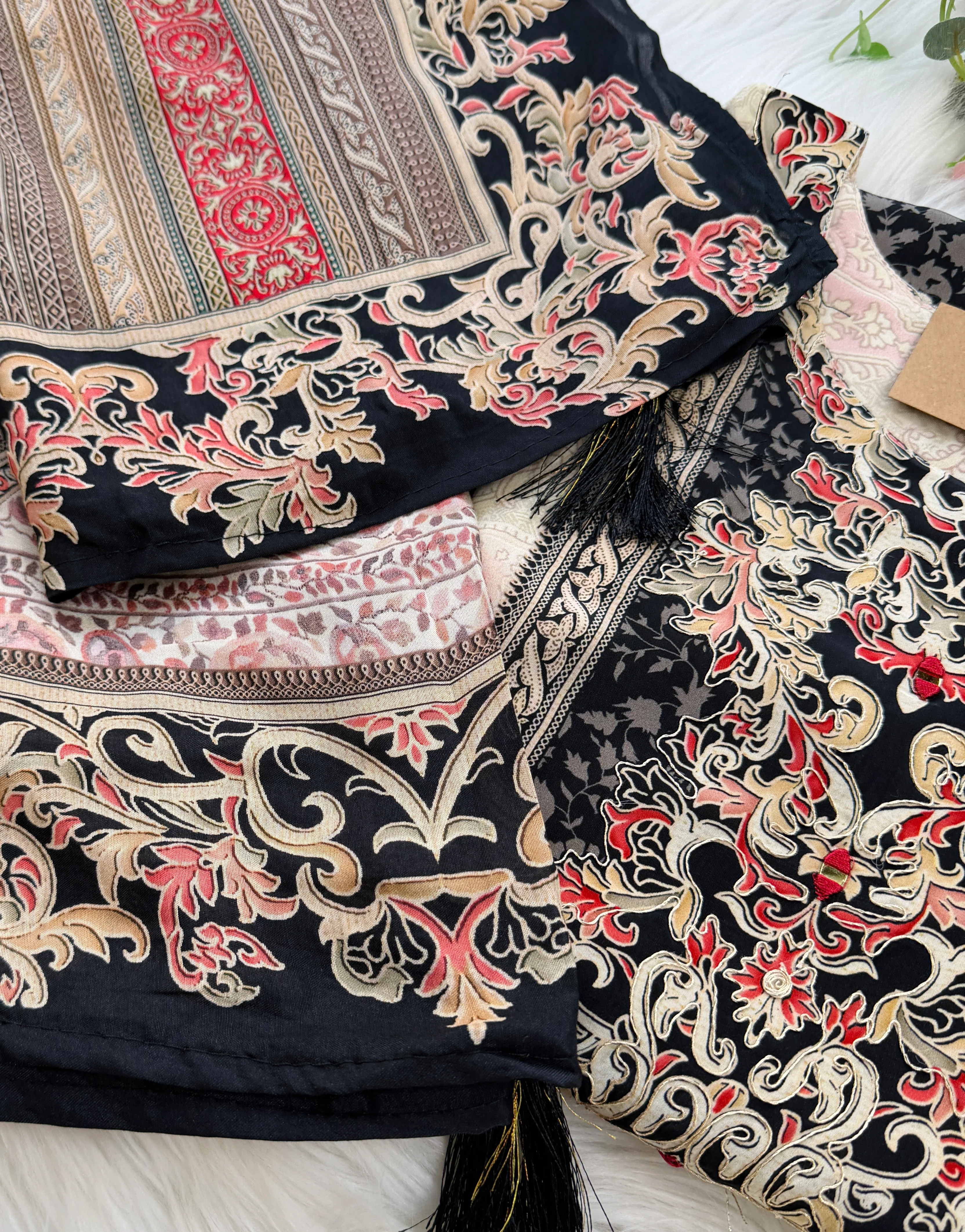 ✨ Pure Crepe Pakistani Suit ✨ - Image 8