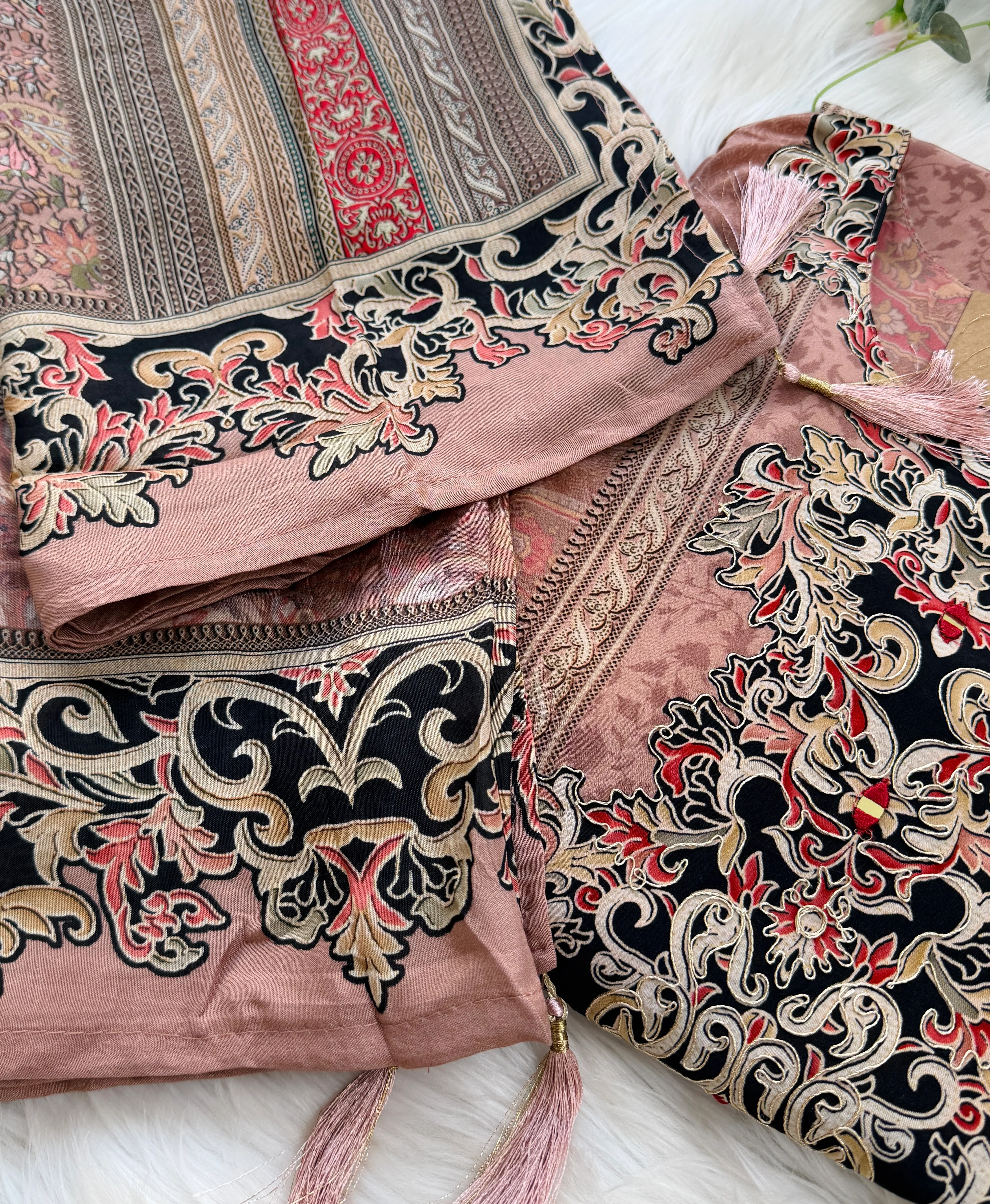 ✨ Pure Crepe Pakistani Suit ✨ - Image 10