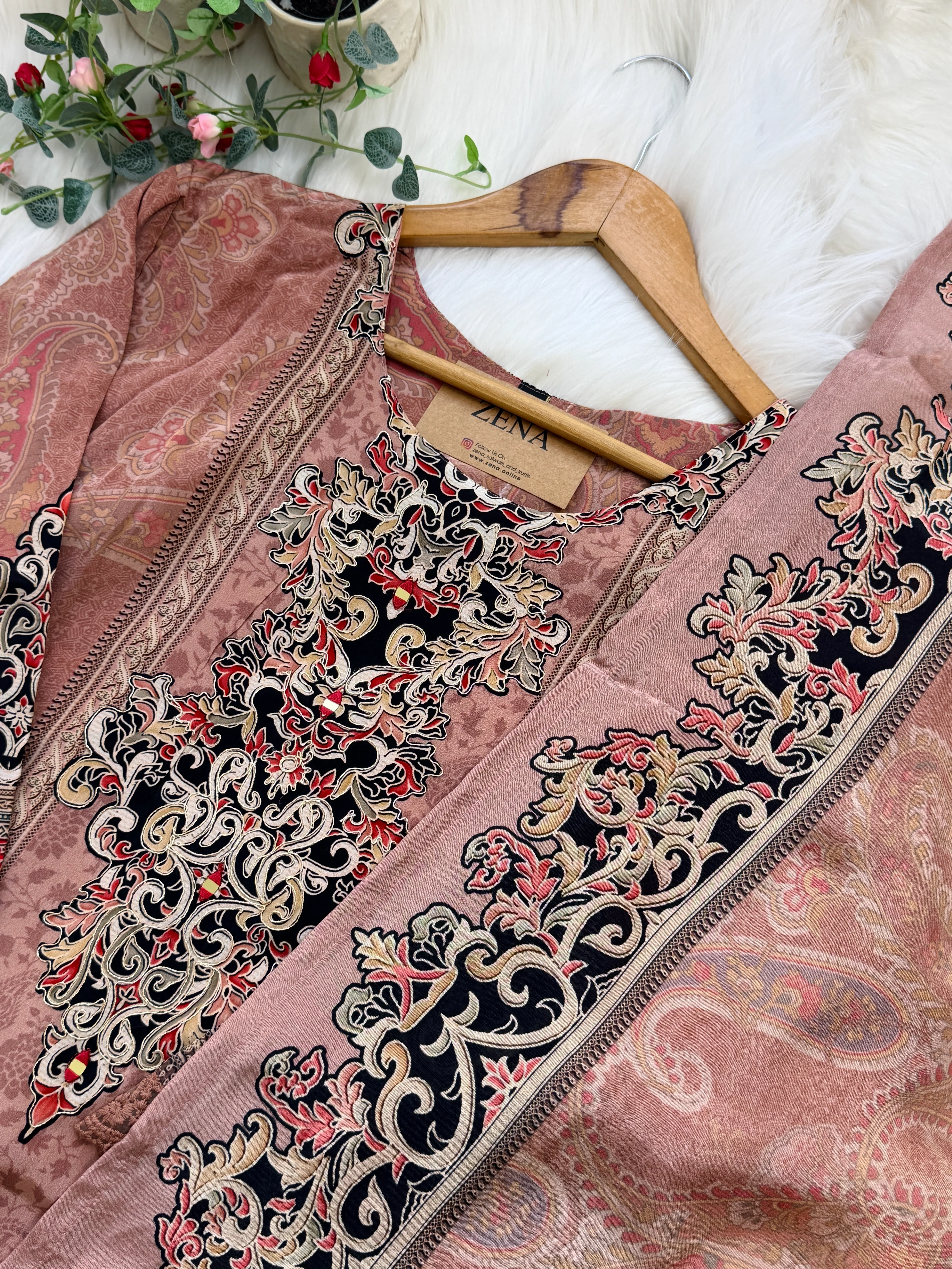 ✨ Pure Crepe Pakistani Suit ✨ - Image 2