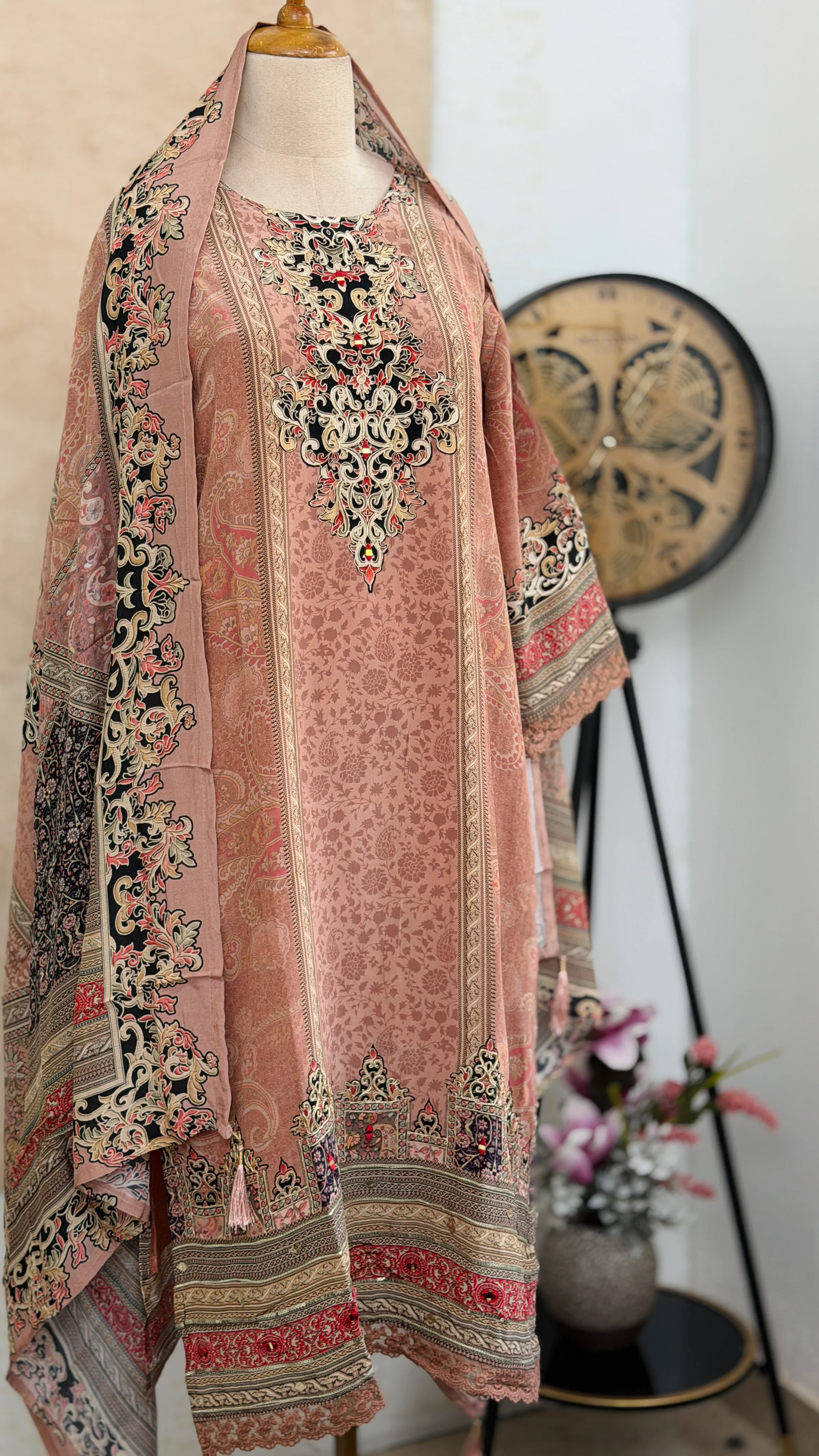 ✨ Pure Crepe Pakistani Suit ✨ - Image 3