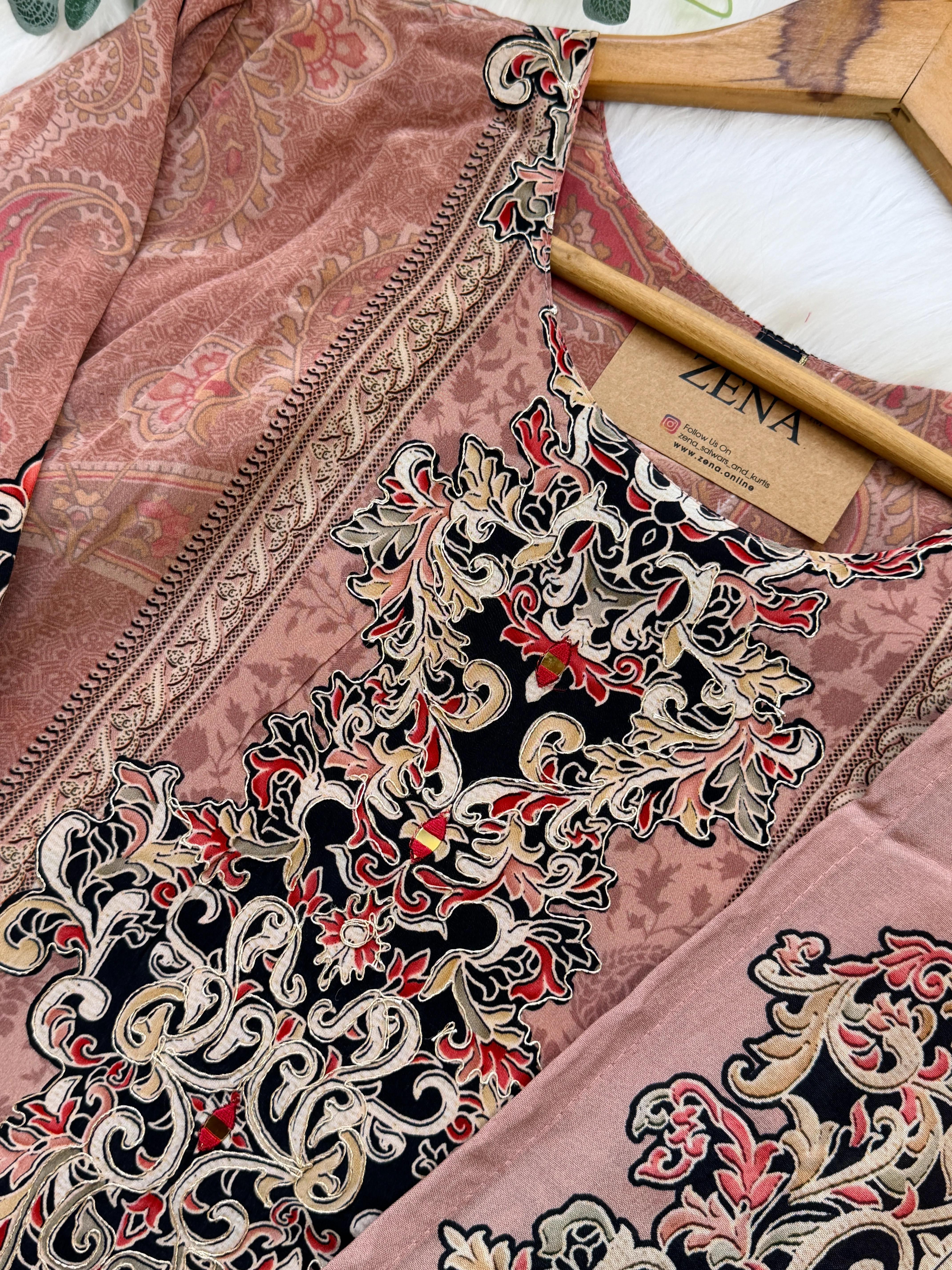 ✨ Pure Crepe Pakistani Suit ✨ - Image 8