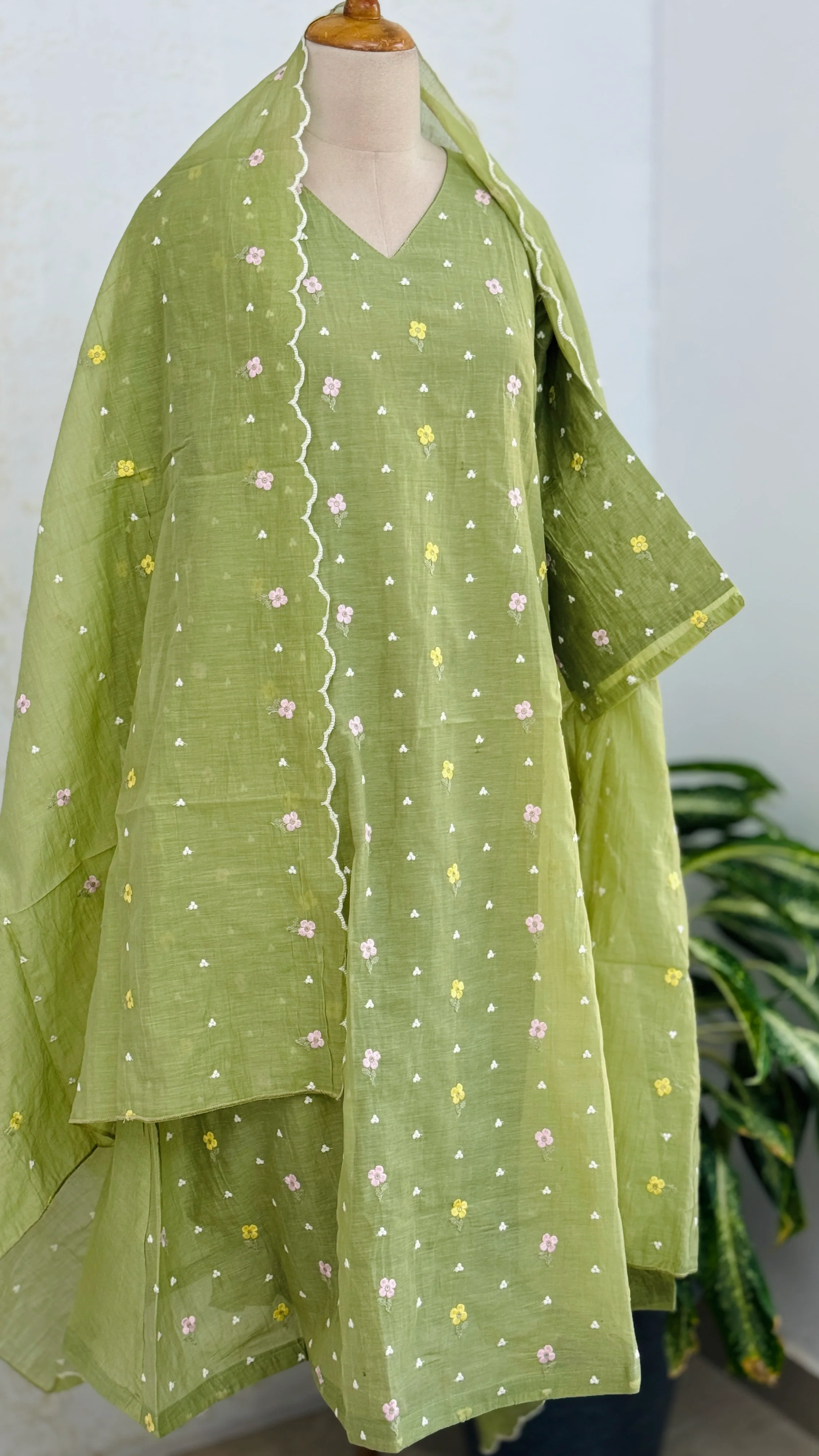 ✨ Pure Mul Chanderi Embroidered Kurti Set ✨ - Image 2