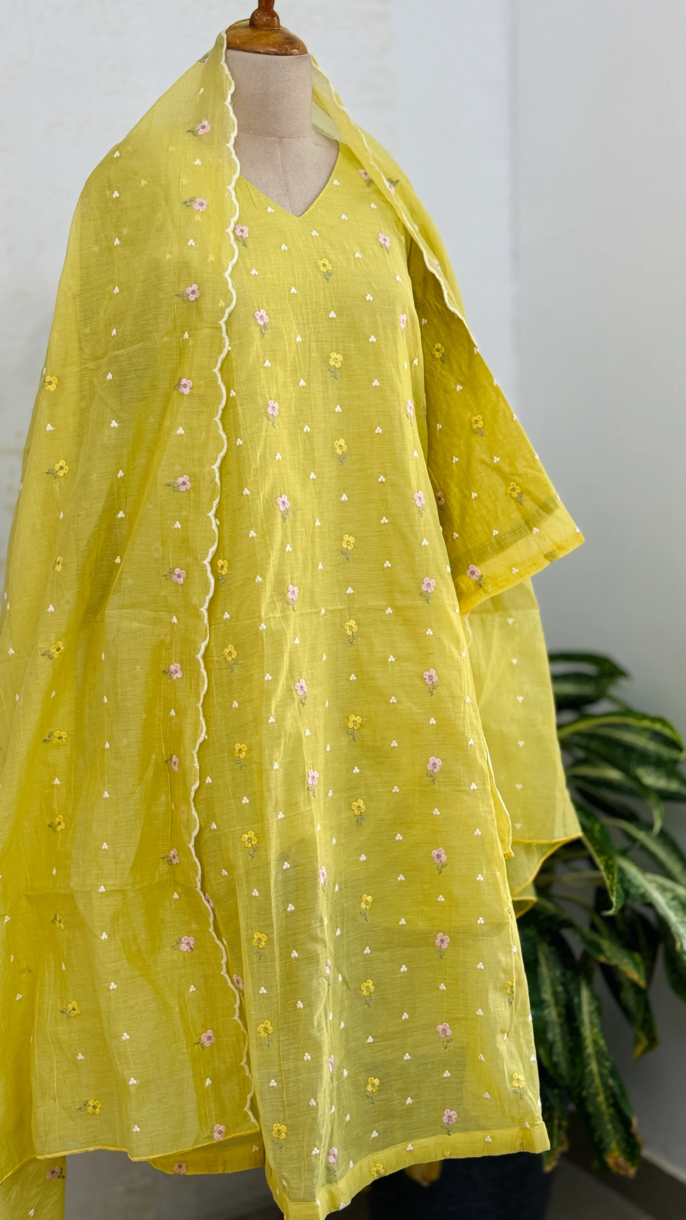 ✨ Pure Mul Chanderi Embroidered Kurti Set ✨ - Image 2