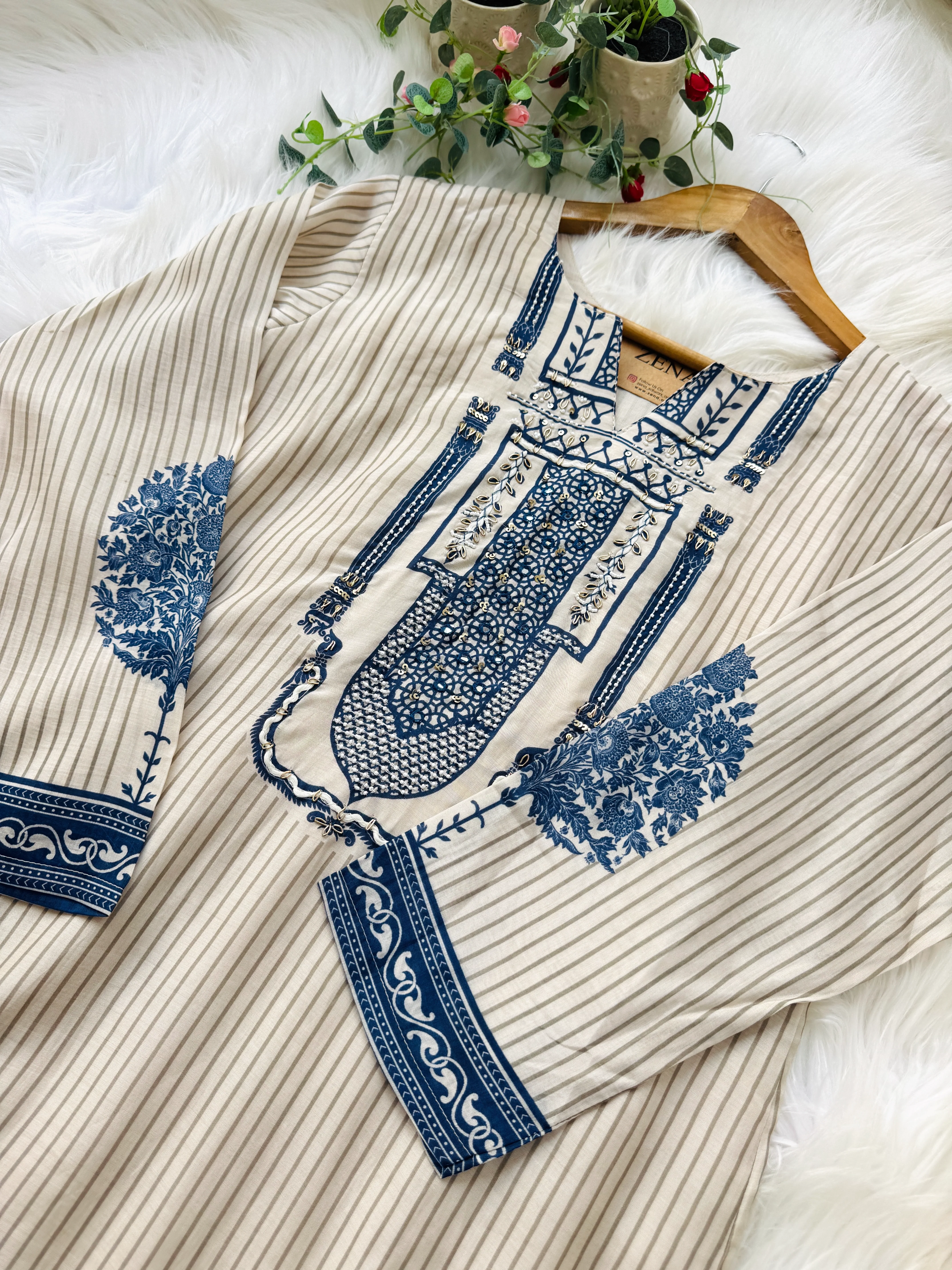 ✨ Pure Muslin Hand Detailed Kurti Set ✨ - Image 3