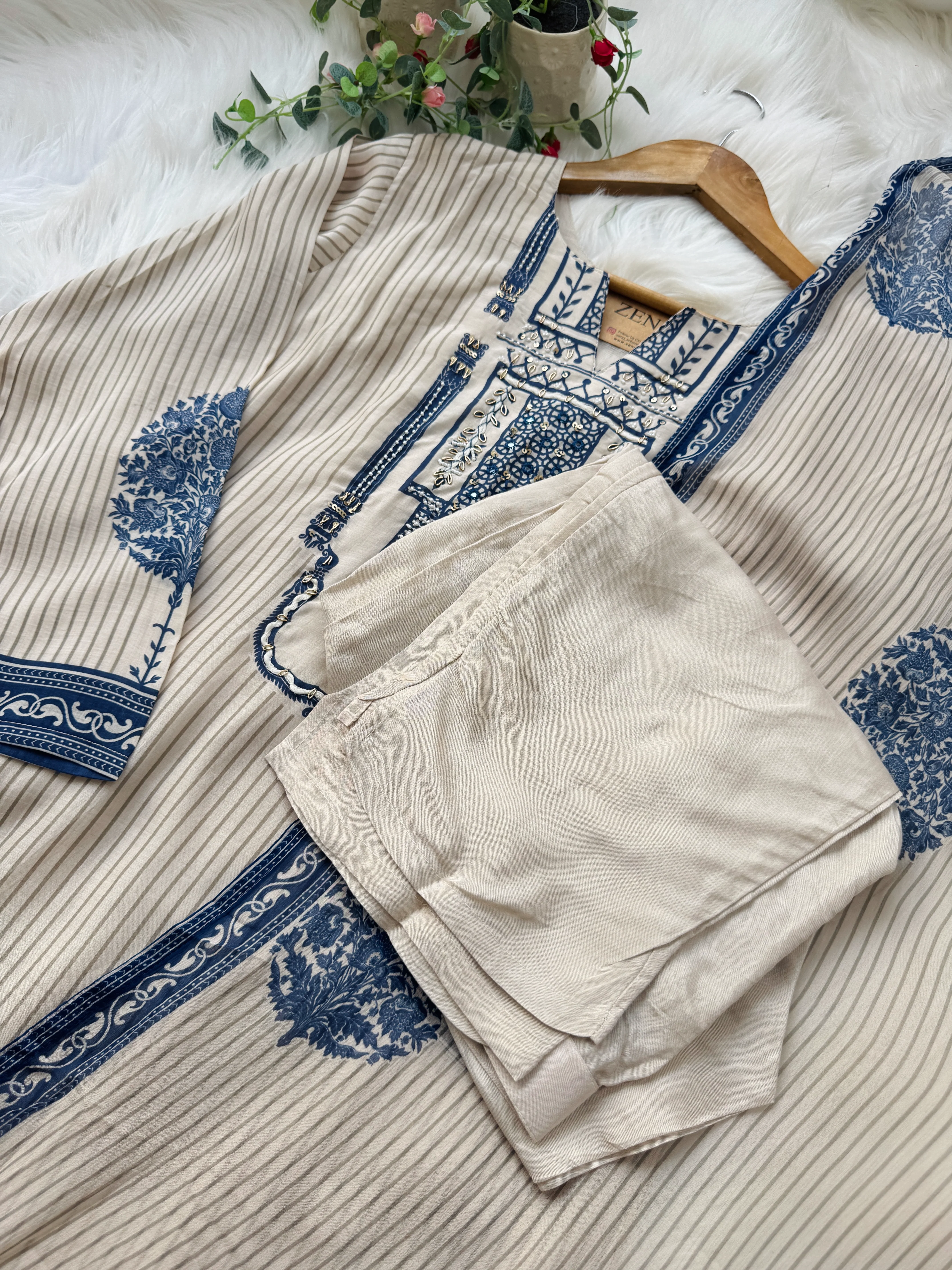 ✨ Pure Muslin Hand Detailed Kurti Set ✨ - Image 4