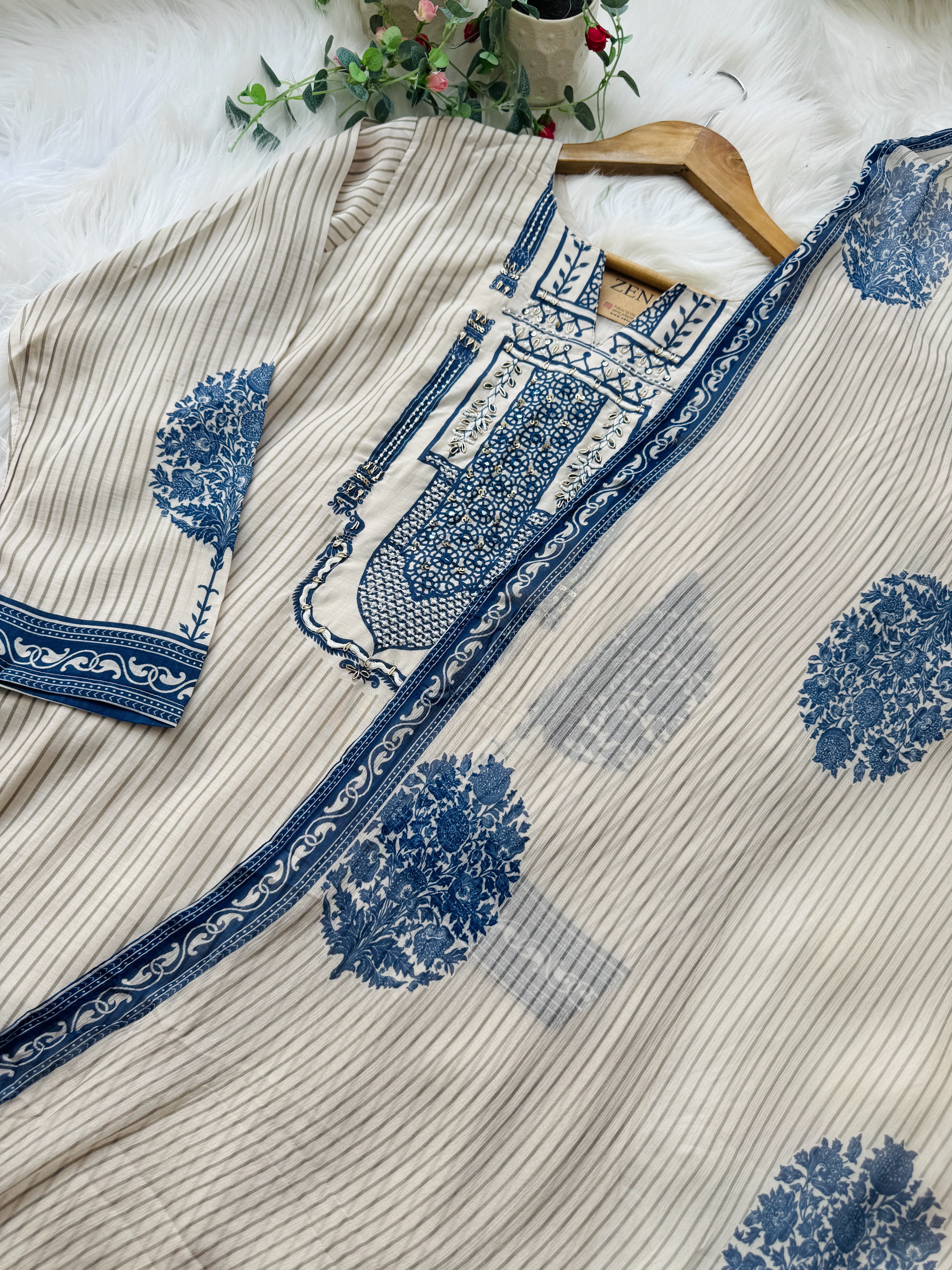 ✨ Pure Muslin Hand Detailed Kurti Set ✨ - Image 6