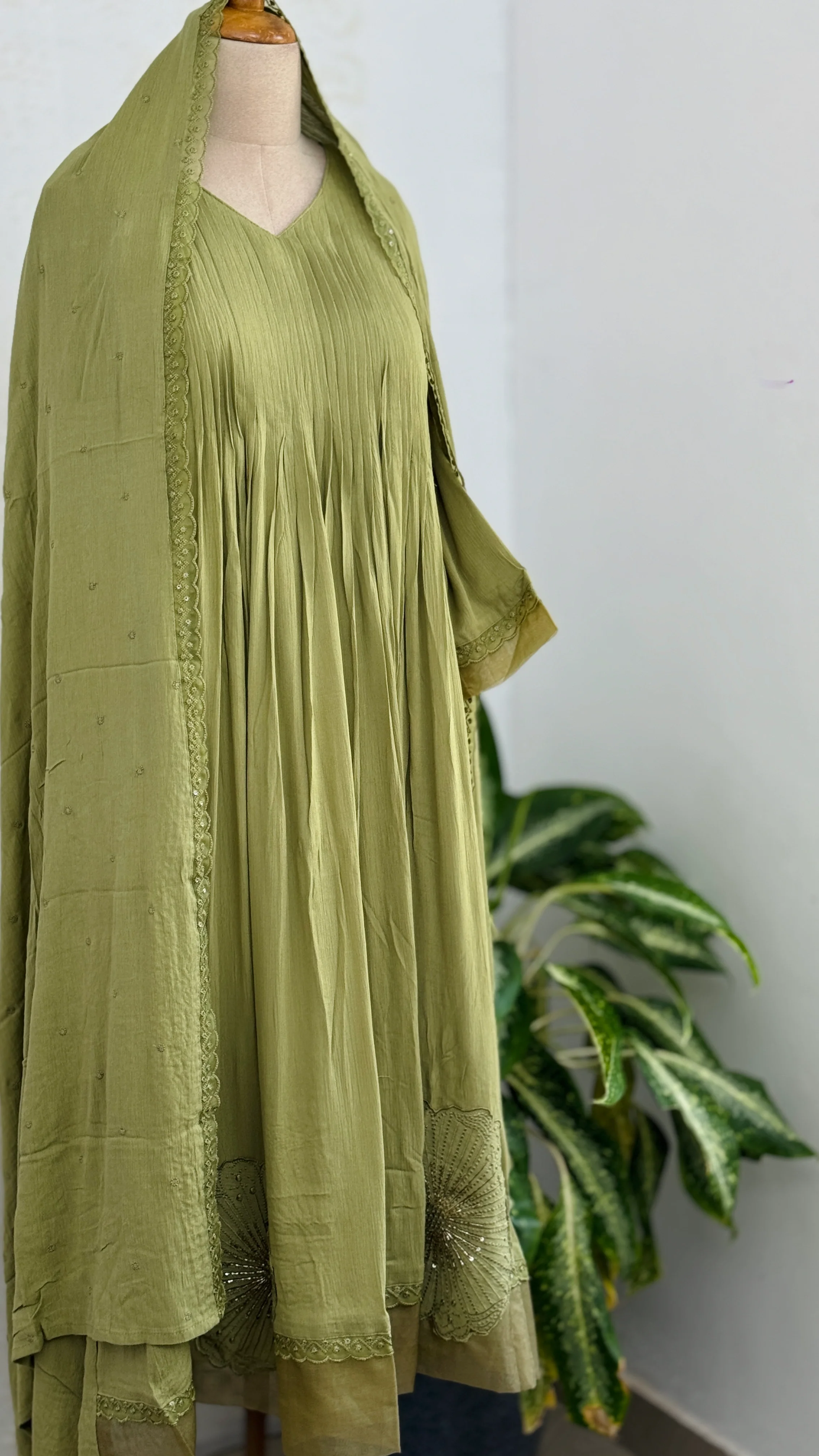 β¨ Ready-to-Wear Embroidered Anarkali Set β¨ - Image 2