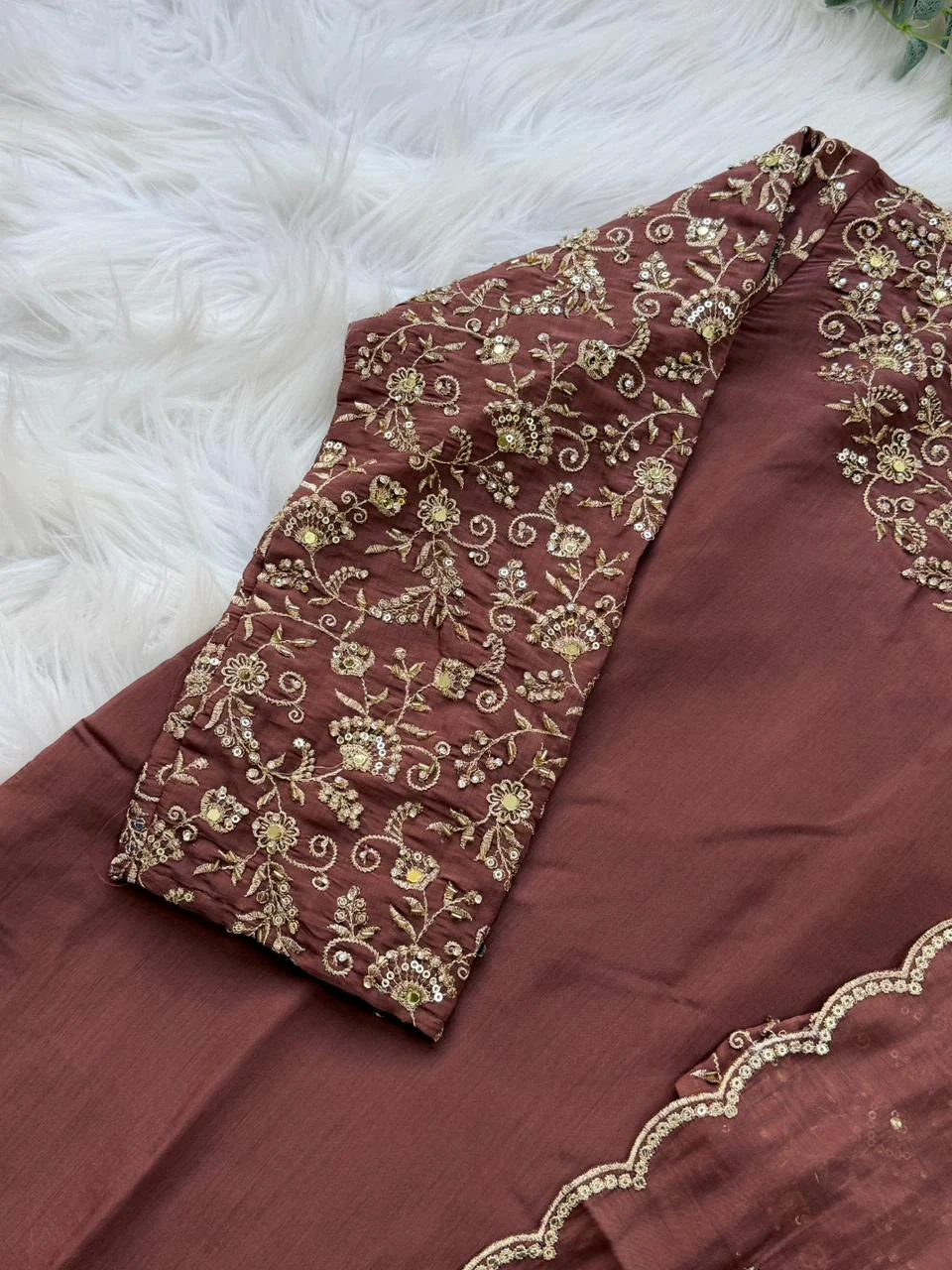 ✨ Glass Chanderi Embroidered Party Wear Kurti Set ✨ - Image 7
