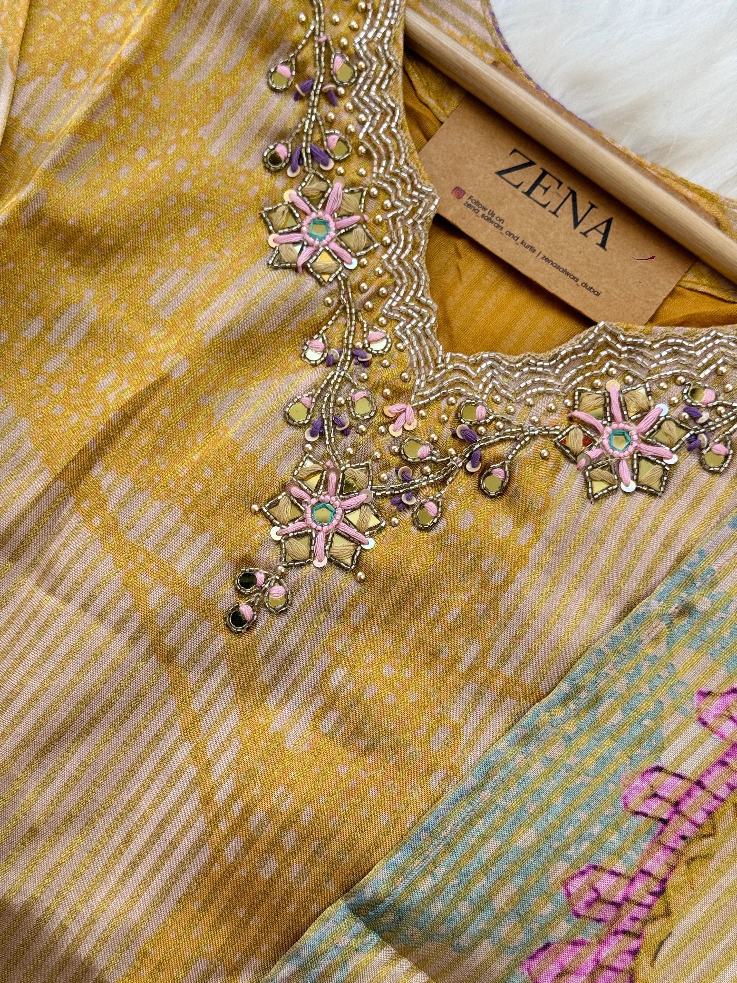 β¨ Tissue Silk Hand Detailed Kurti Set β¨ - Image 4