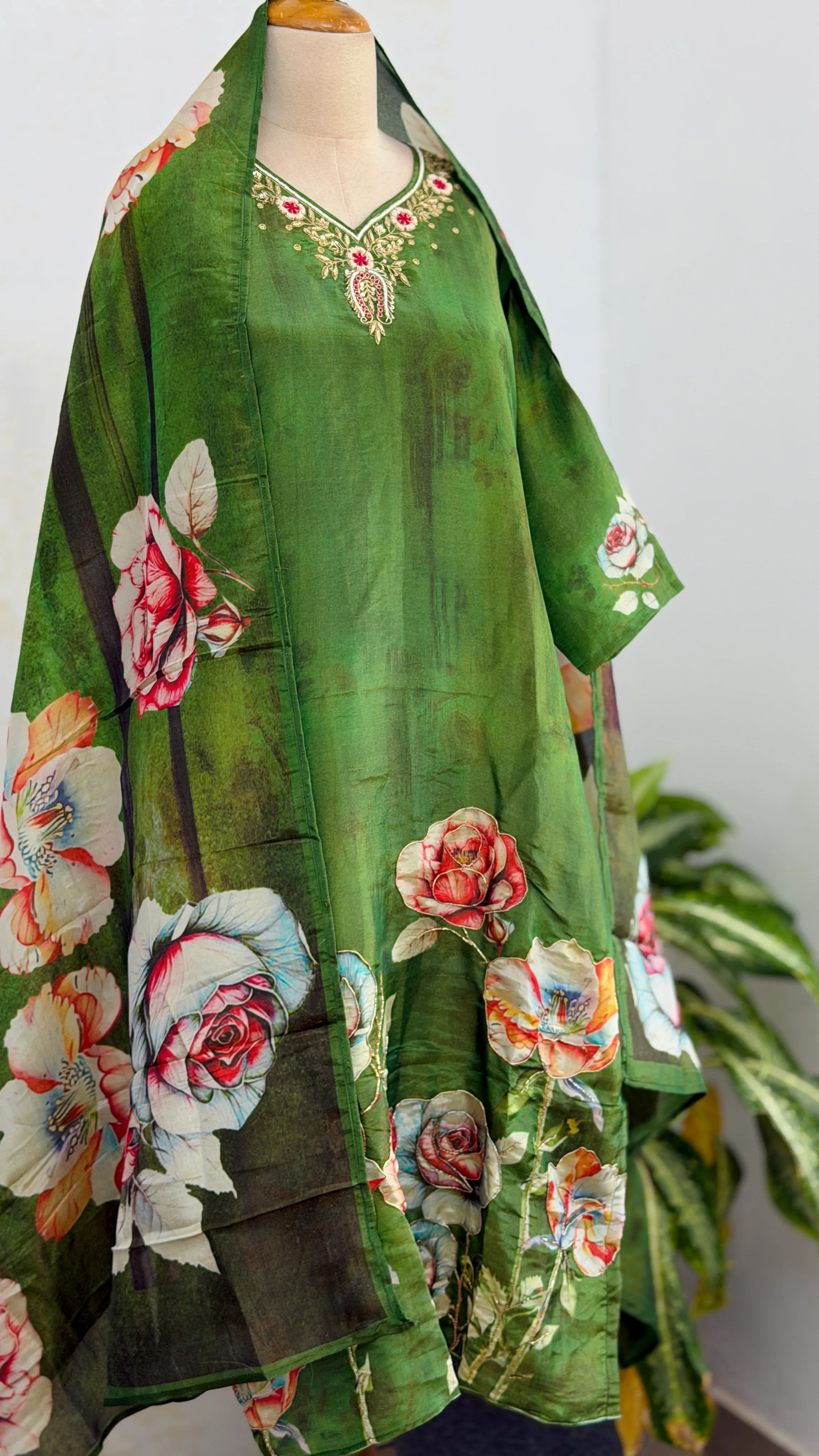 ✨ Tissue Silk Hand Work Kurti Set ✨ - Image 2