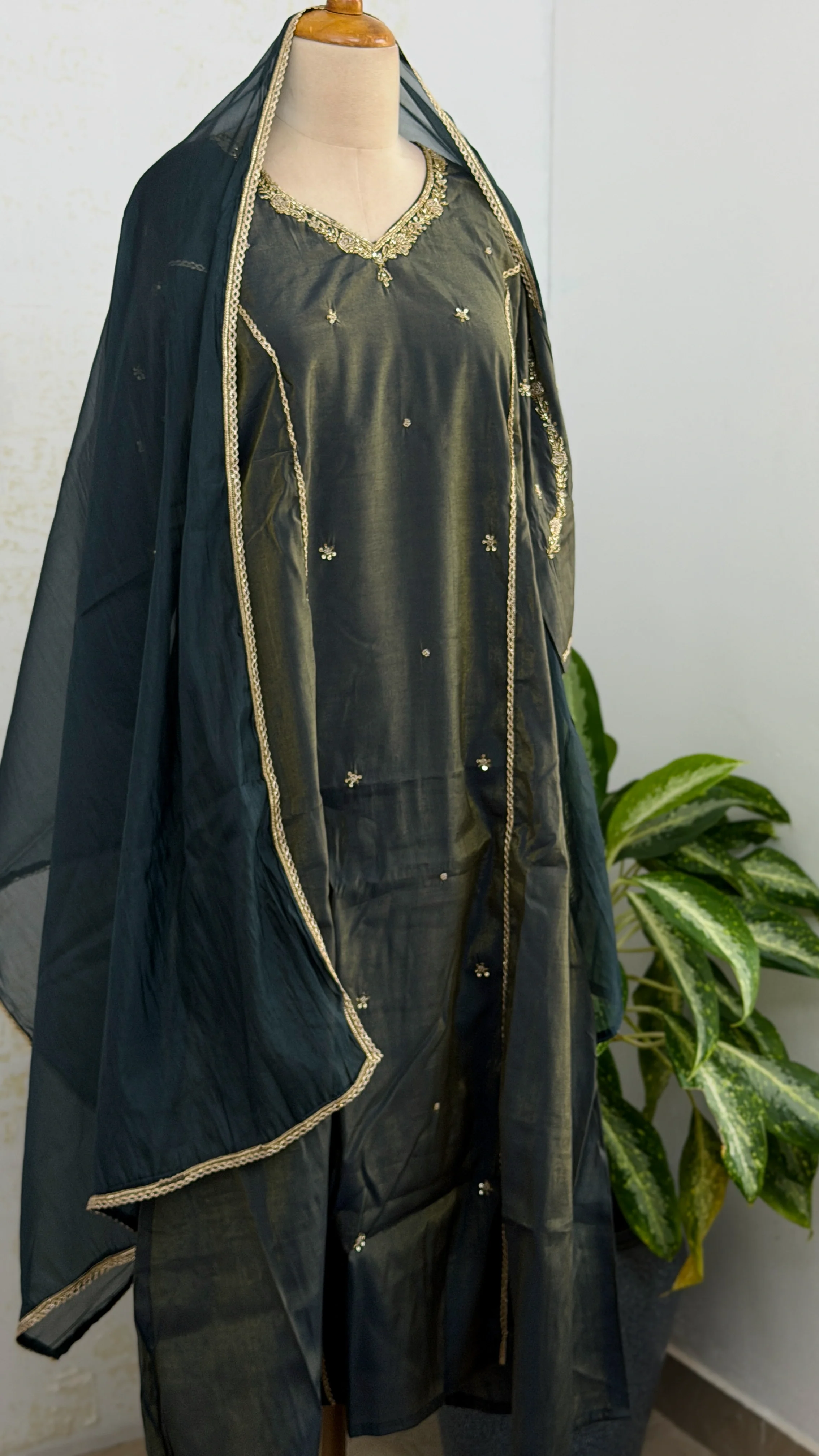 ✨ Tissue Silk Handwork Detailed Kurti Set ✨ - Image 2