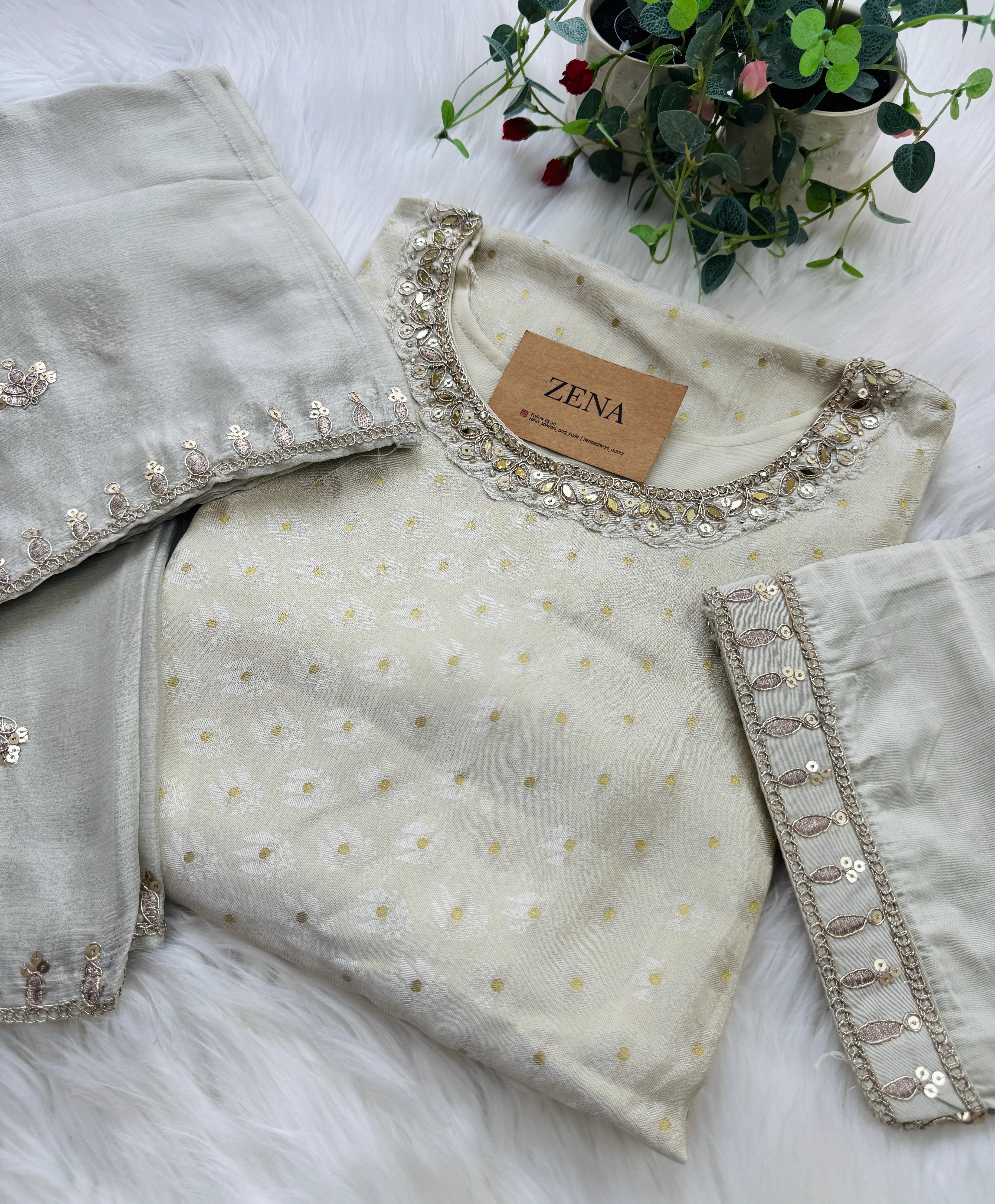 β¨ Tissue Silk Handwork Party Wear Suit with Organza Dupatta β¨