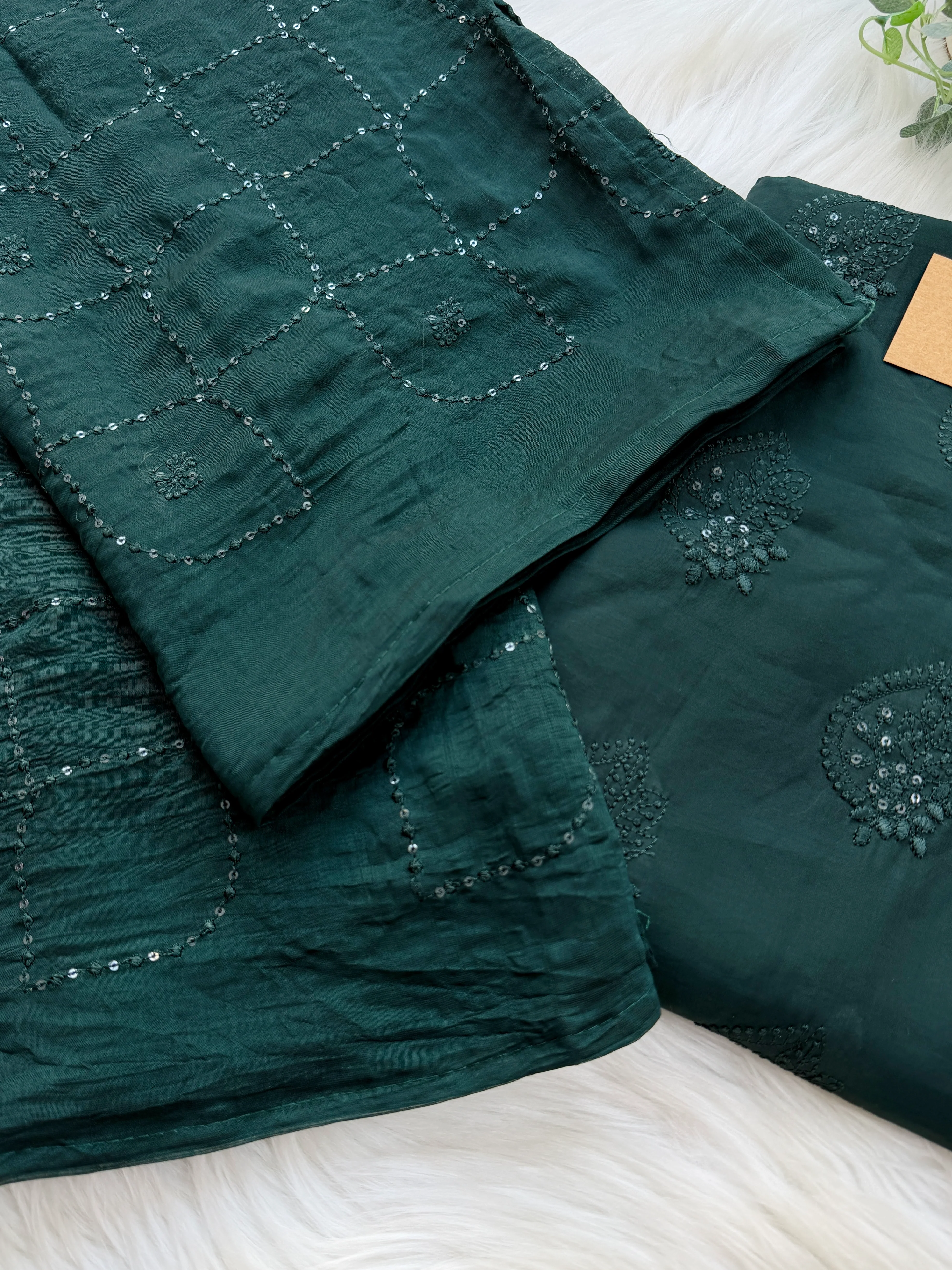 ✨ Unstitched Chanderi Hand Detailed Partywear Suit ✨ - Image 4