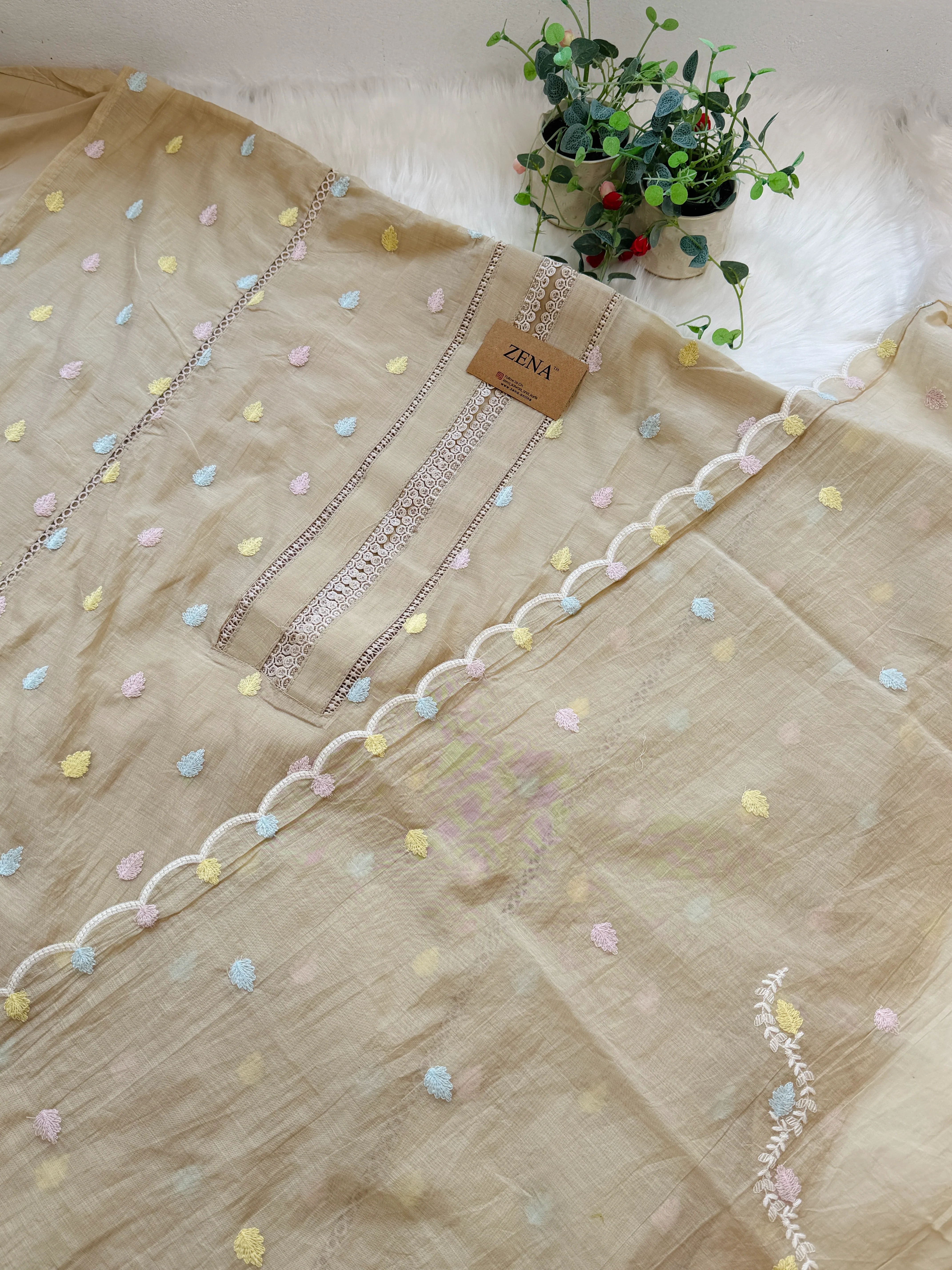 ✨ Unstitched Mul Chanderi Embroidered Suit ✨ - Image 4