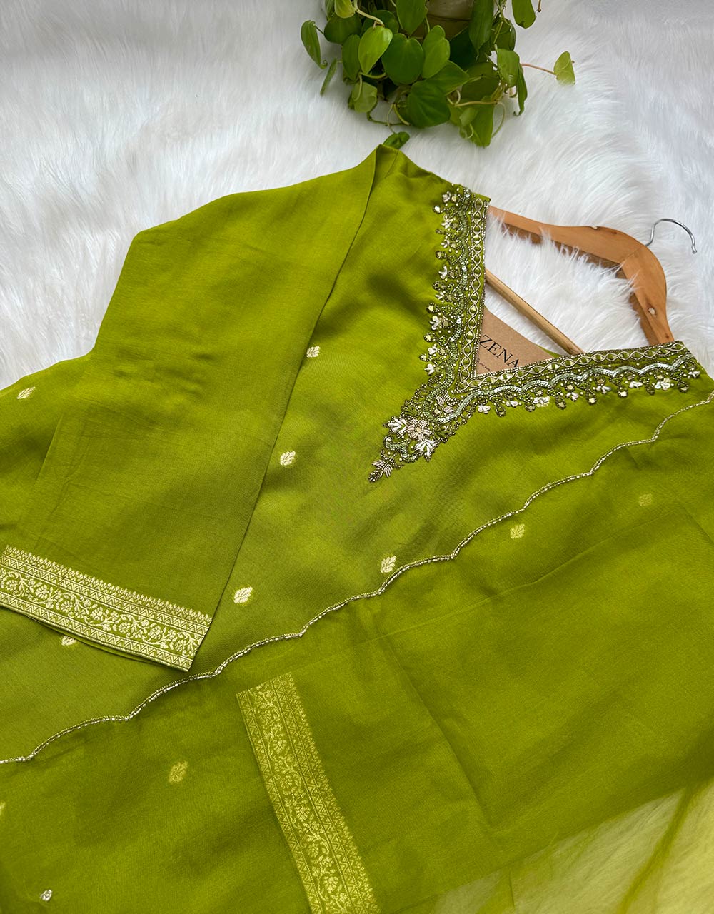 Ready-to-Wear Dola Silk Kurti Set with Organza Dupatta - Graceful Elegance🌟