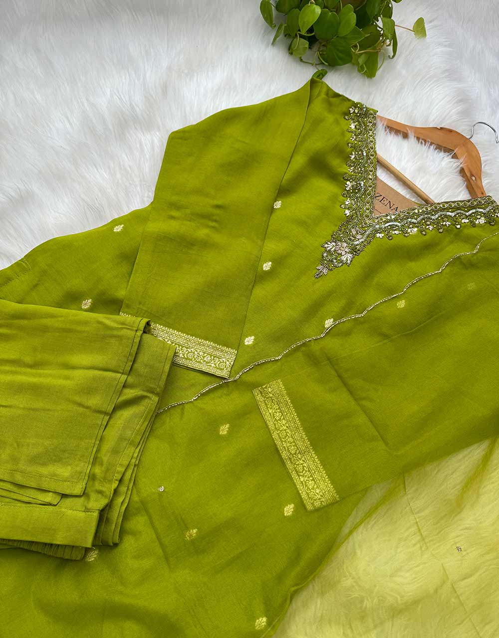 Ready-to-Wear Dola Silk Kurti Set with Organza Dupatta - Graceful Elegance🌟 - Image 5