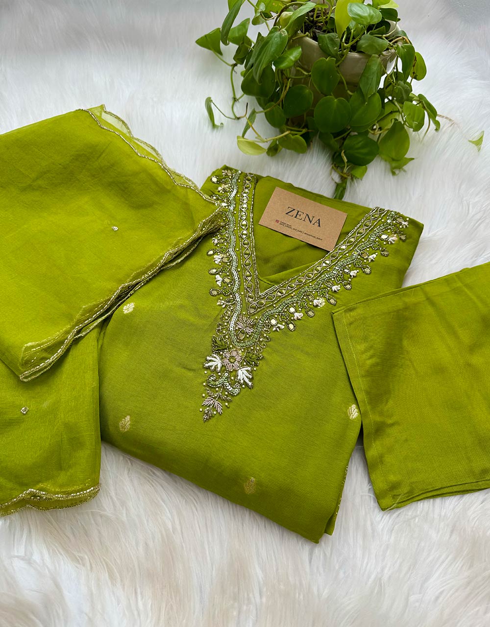 Ready-to-Wear Dola Silk Kurti Set with Organza Dupatta - Graceful Elegance🌟 - Image 7