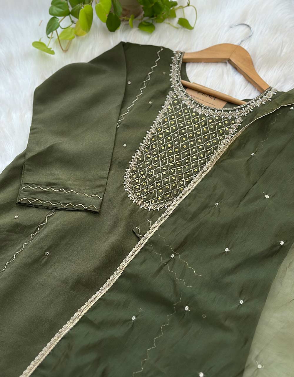 Georgette Ready-to-Wear Handwork Suit β Timeless Elegance & Craftsmanship β¨