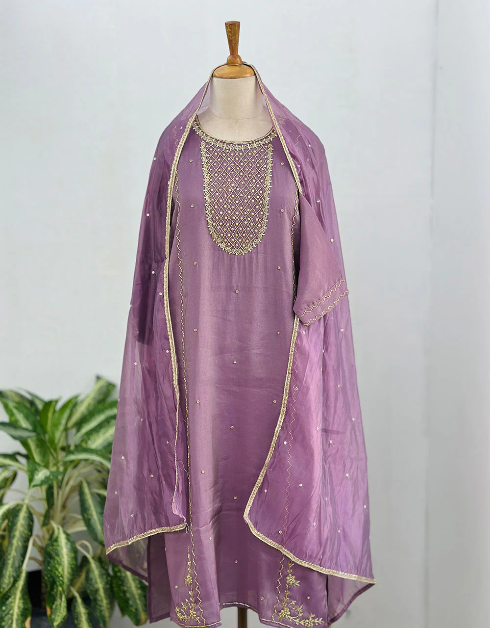 Georgette Ready-to-Wear Handwork Suit β Timeless Elegance & Craftsmanship β¨ - Image 6