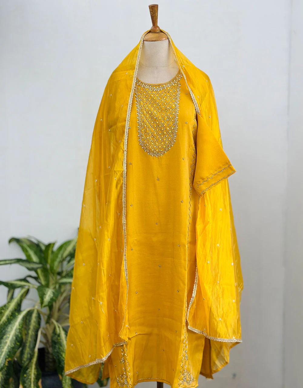Georgette Ready-to-Wear Handwork Suit β Timeless Elegance & Craftsmanship β¨ - Image 7