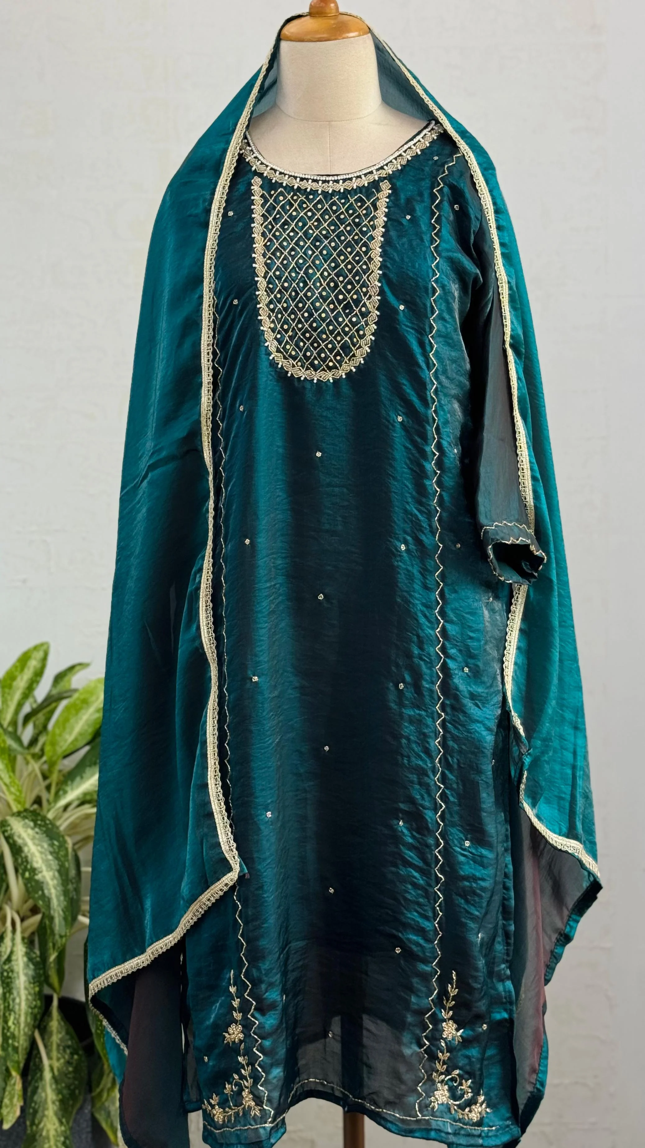 Georgette Ready-to-Wear Handwork Suit β Timeless Elegance & Craftsmanship β¨ - Image 9